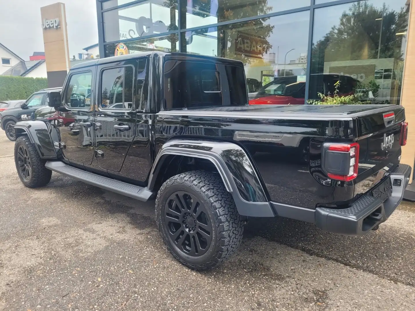 Jeep Gladiator Overland 4WD AHK top Schwarz - 2