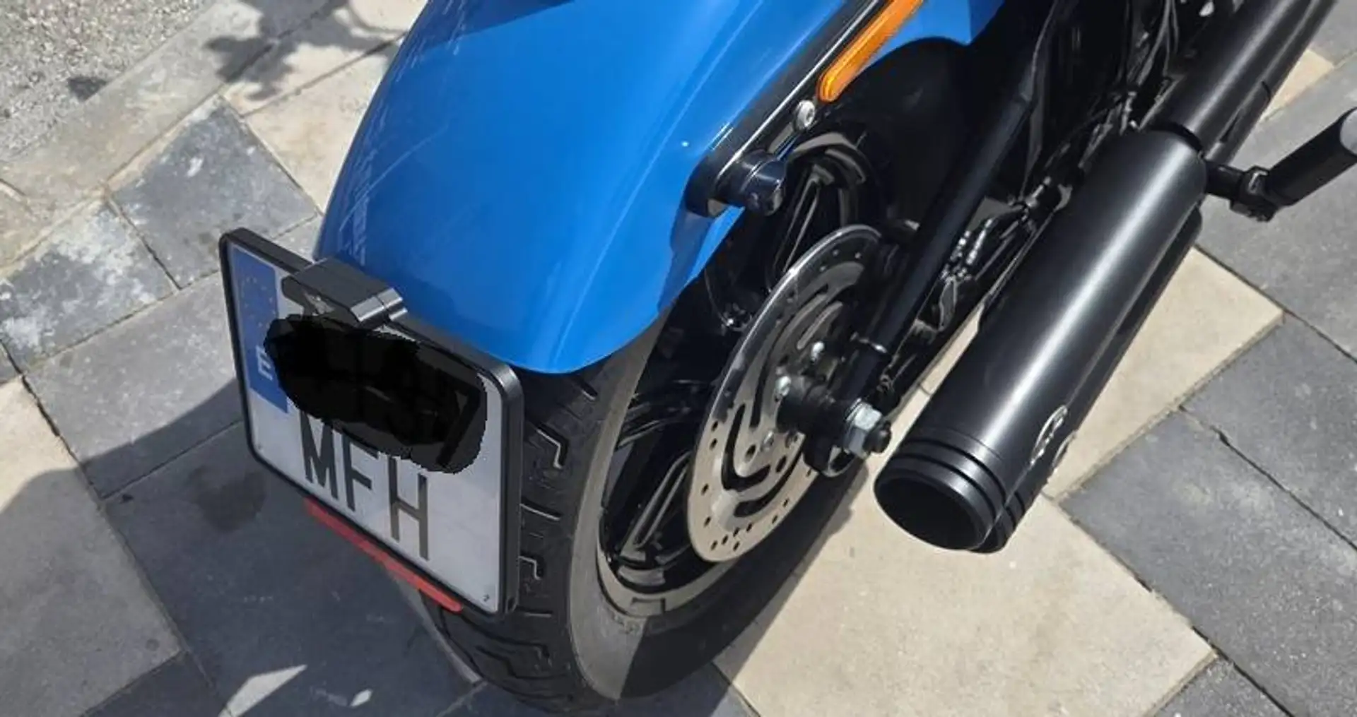 Harley-Davidson Street Bob 114" Azul - 2