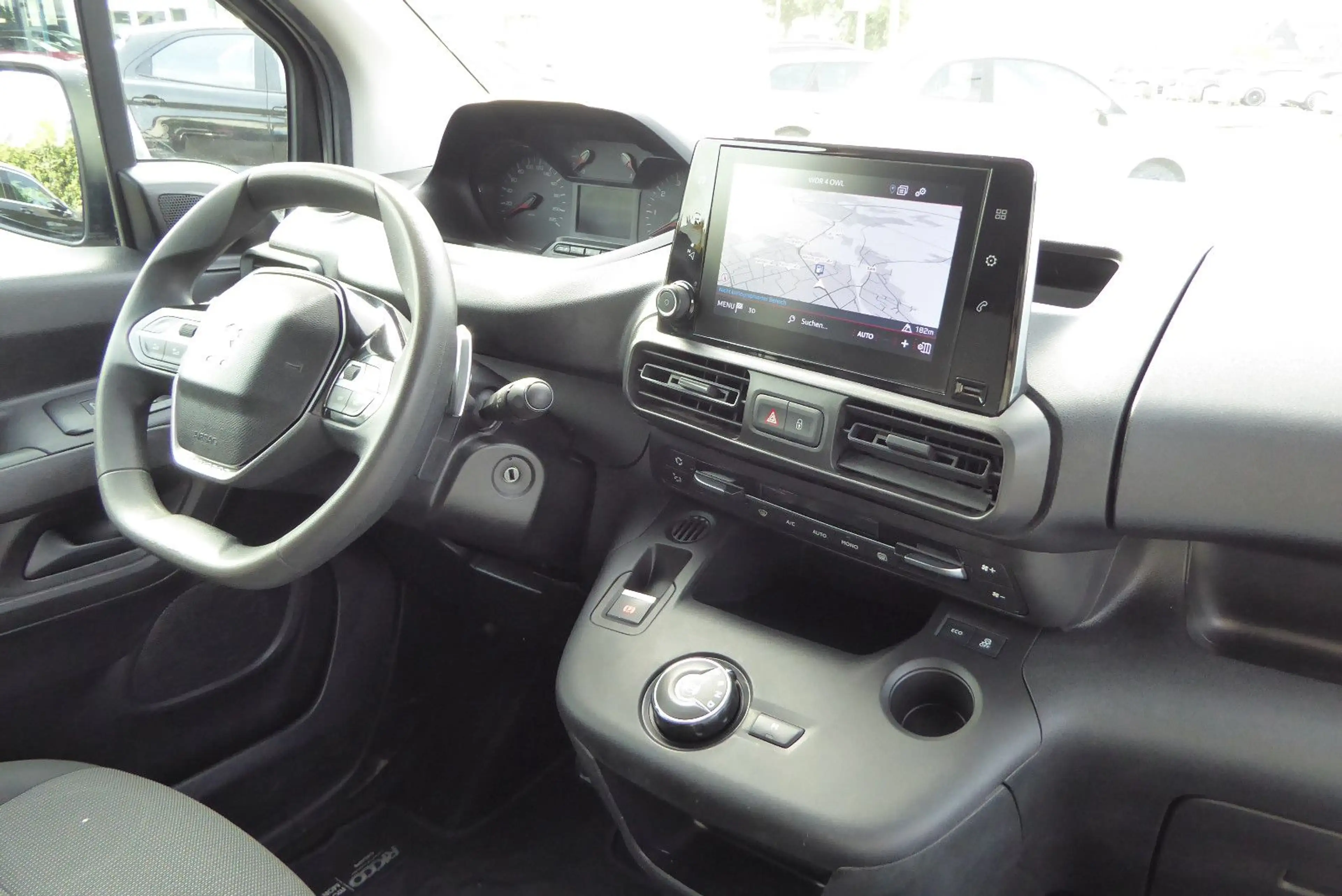 Peugeot Partner Asphalt L2 Automatik Navi AHK R-Kamera — photo 9
