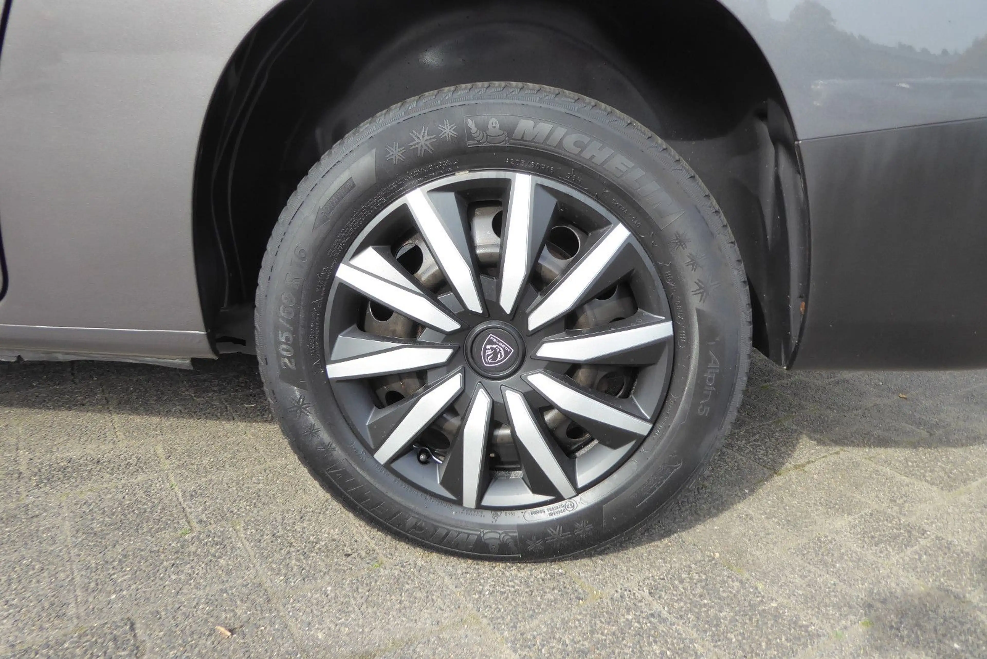 Peugeot Partner Asphalt L2 Automatik Navi AHK R-Kamera — photo 18