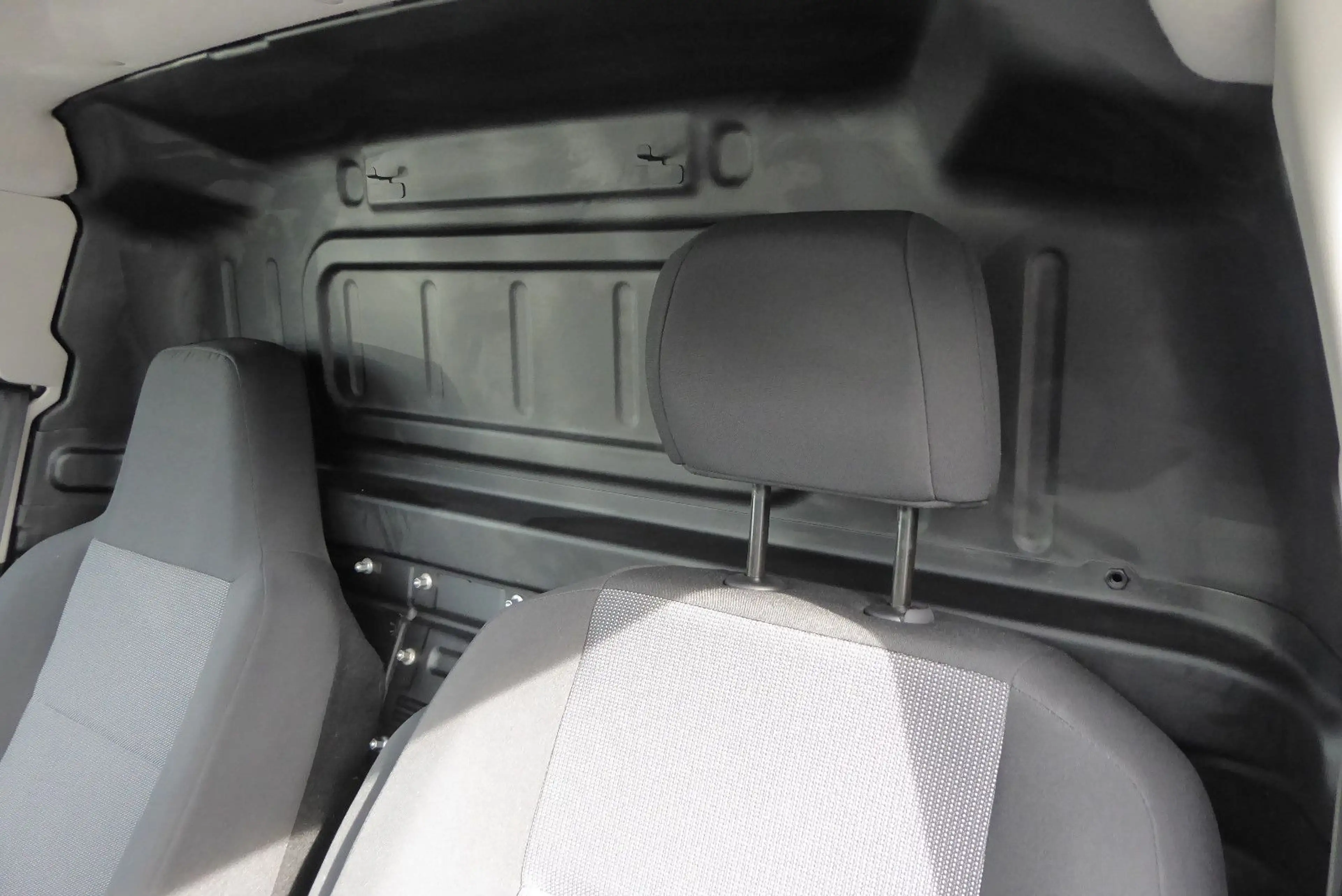 Peugeot Partner Asphalt L2 Automatik Navi AHK R-Kamera — photo 15