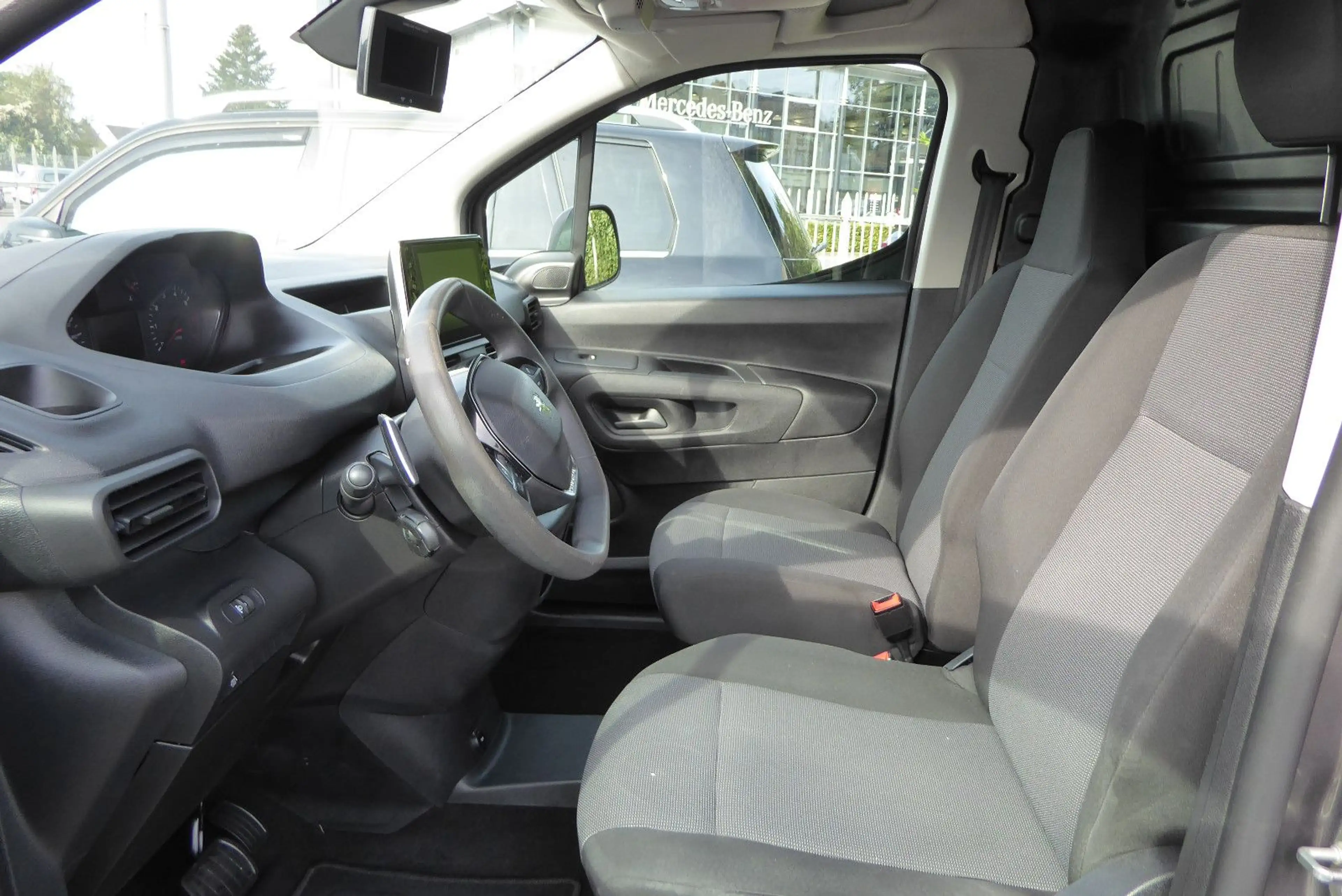 Peugeot Partner Asphalt L2 Automatik Navi AHK R-Kamera — photo 7