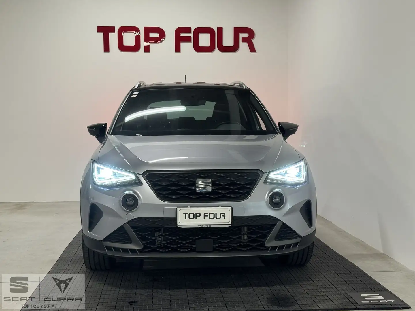 SEAT Arona Arona 1.0 EcoTSI FR Schwarz - 2