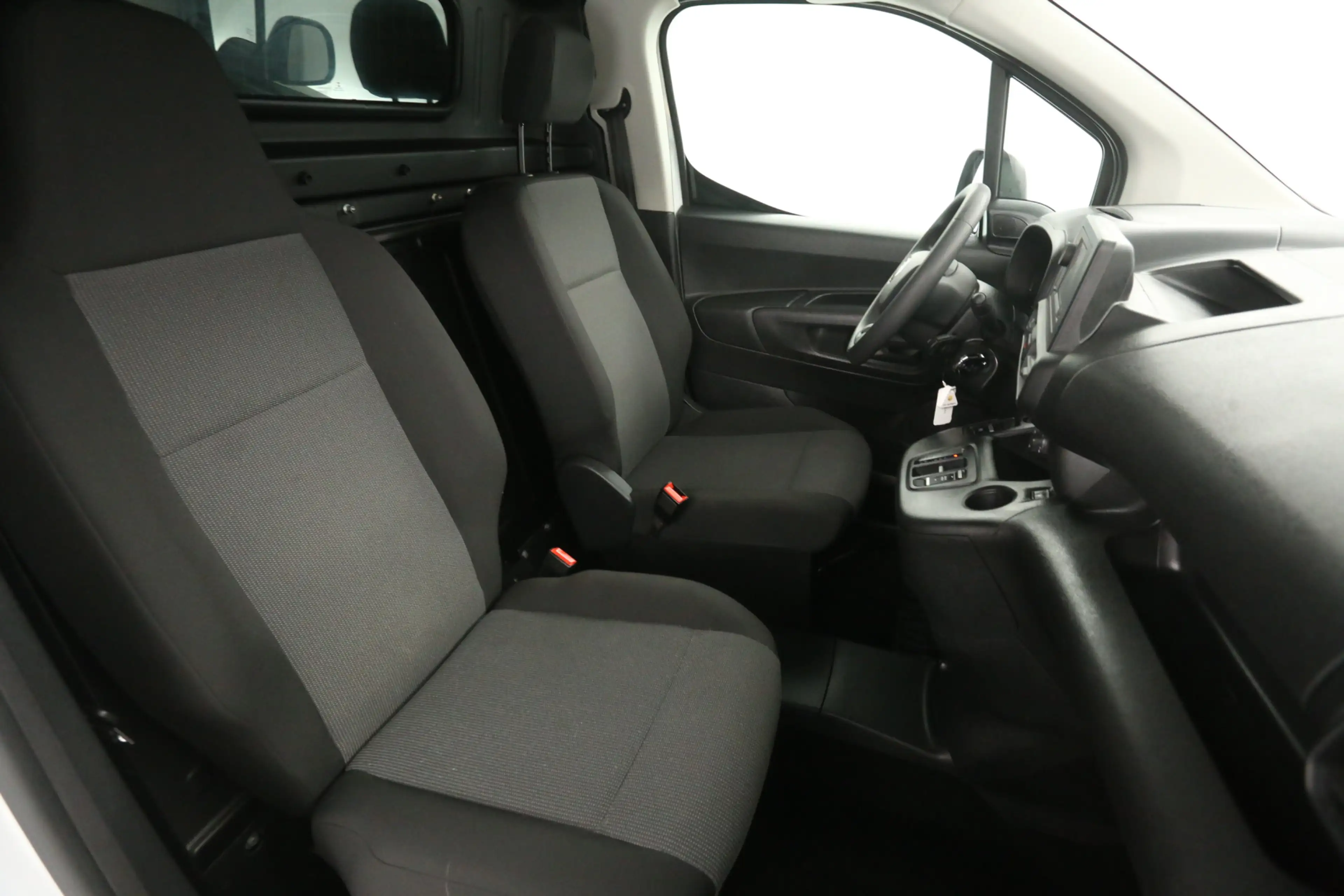 Fiat E-Doblo 50 kWh L2 | Snelladen | SOH 94% | Airco | Cruise | — photo 12