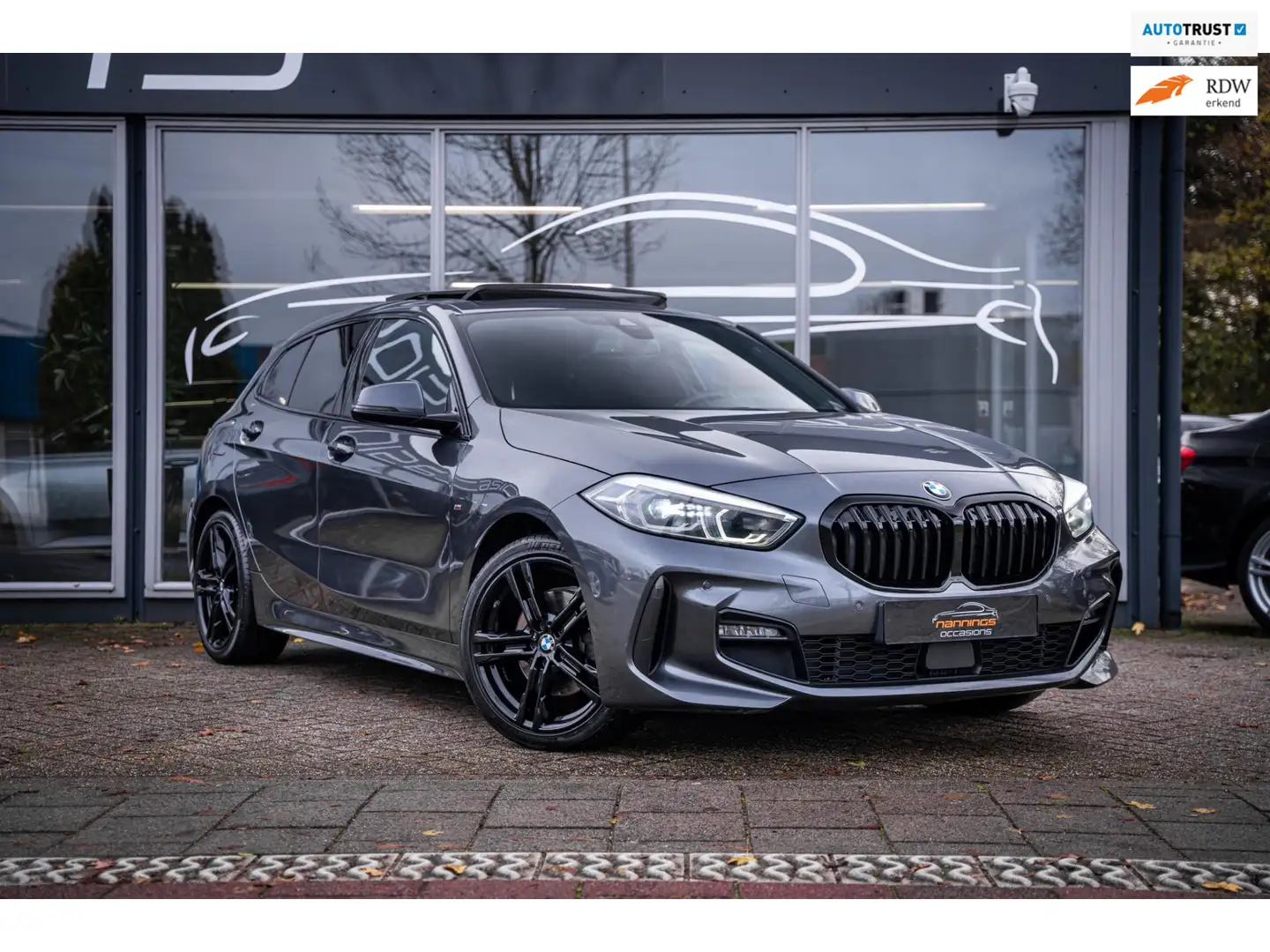 BMW 118 1-serie 118i High Executive|M Sport|Shadowline|Pan Grau - 1