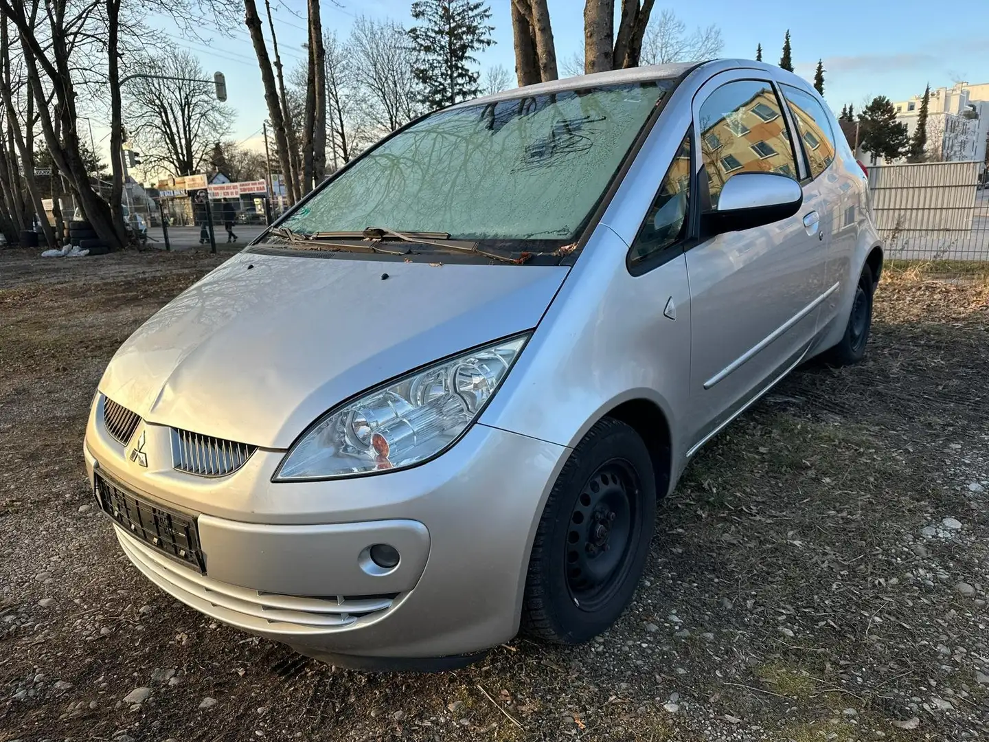 Mitsubishi Colt 1.3 Motion TÜV & INSPEKTION NEU !!! Silber - 2