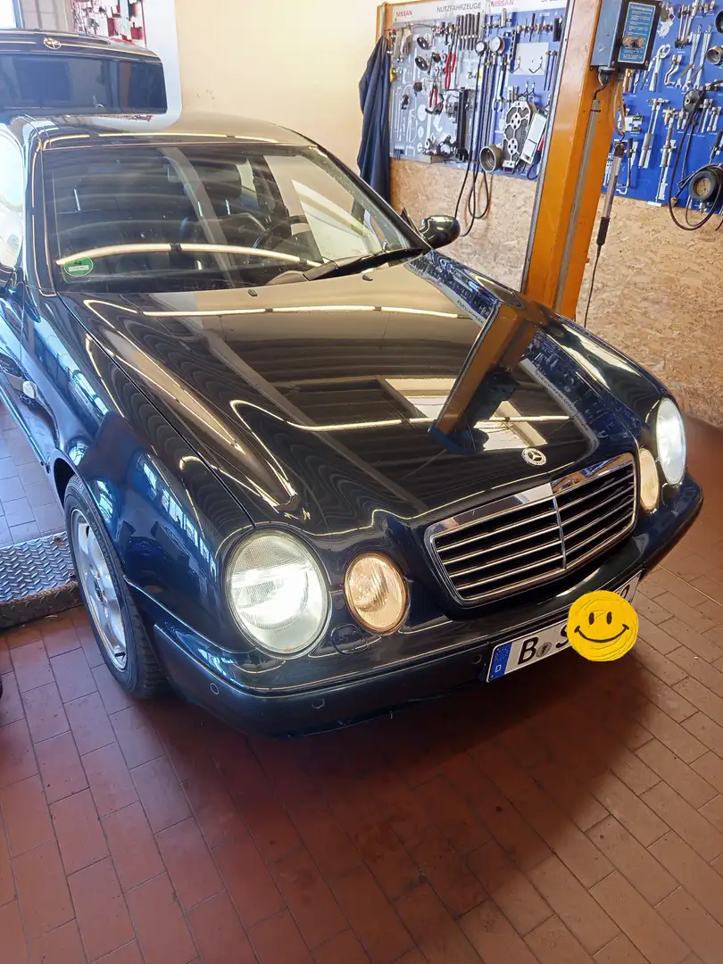 Mercedes-Benz CLK Eleganz Zwart - 1