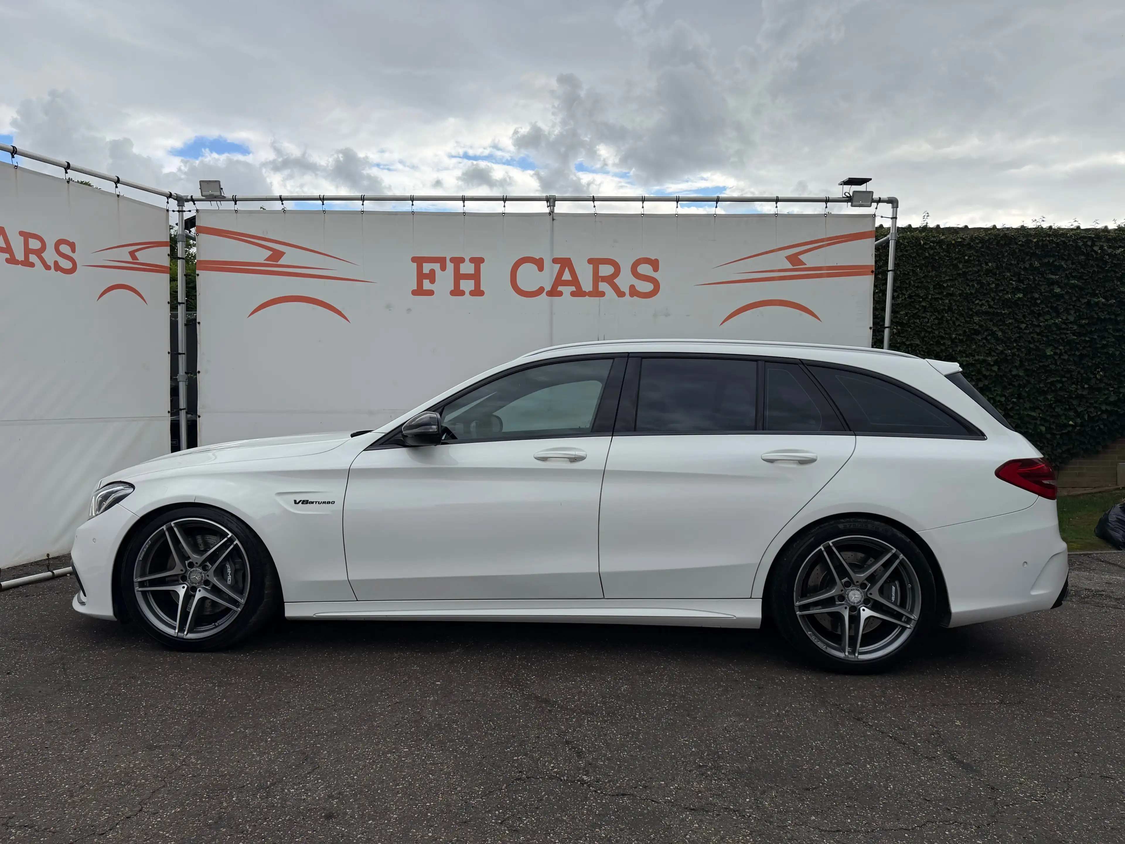 Mercedes-Benz C 63 AMG V8 BI-TURBO *AMG PERFORMANCE SEATS*MEMORY*600 PK*I — photo 3