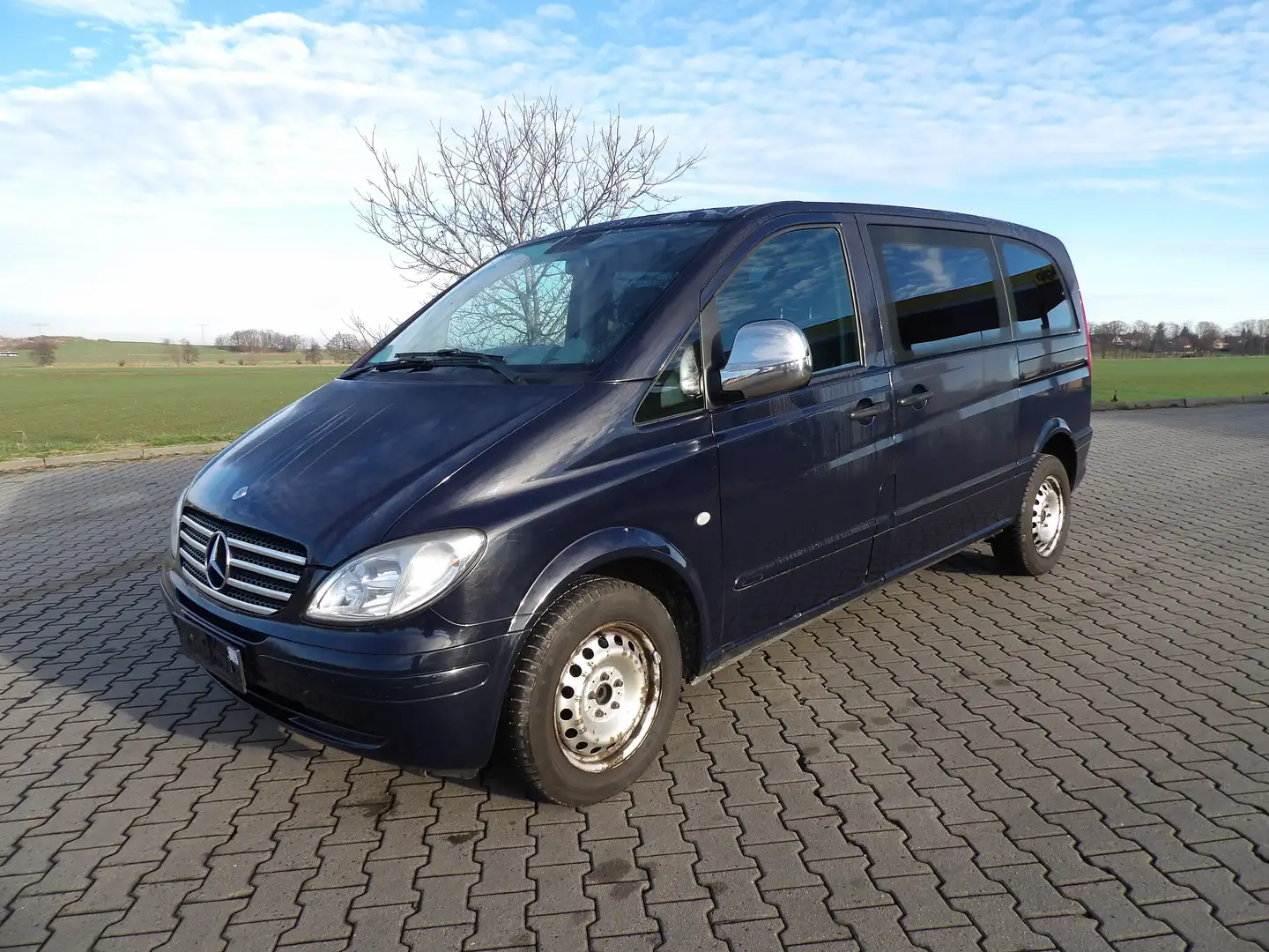 Mercedes-Benz Vito 111 CDI kompakt Klima Navi 8.Sitzer HU AU Neu Schwarz - 1
