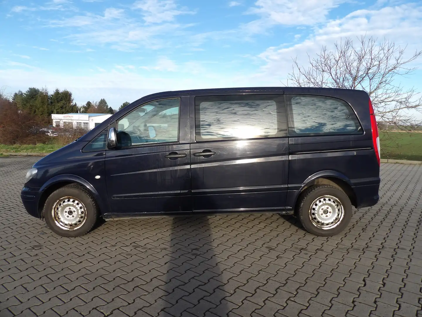 Mercedes-Benz Vito 111 CDI kompakt Klima Navi 8.Sitzer HU AU Neu Schwarz - 2