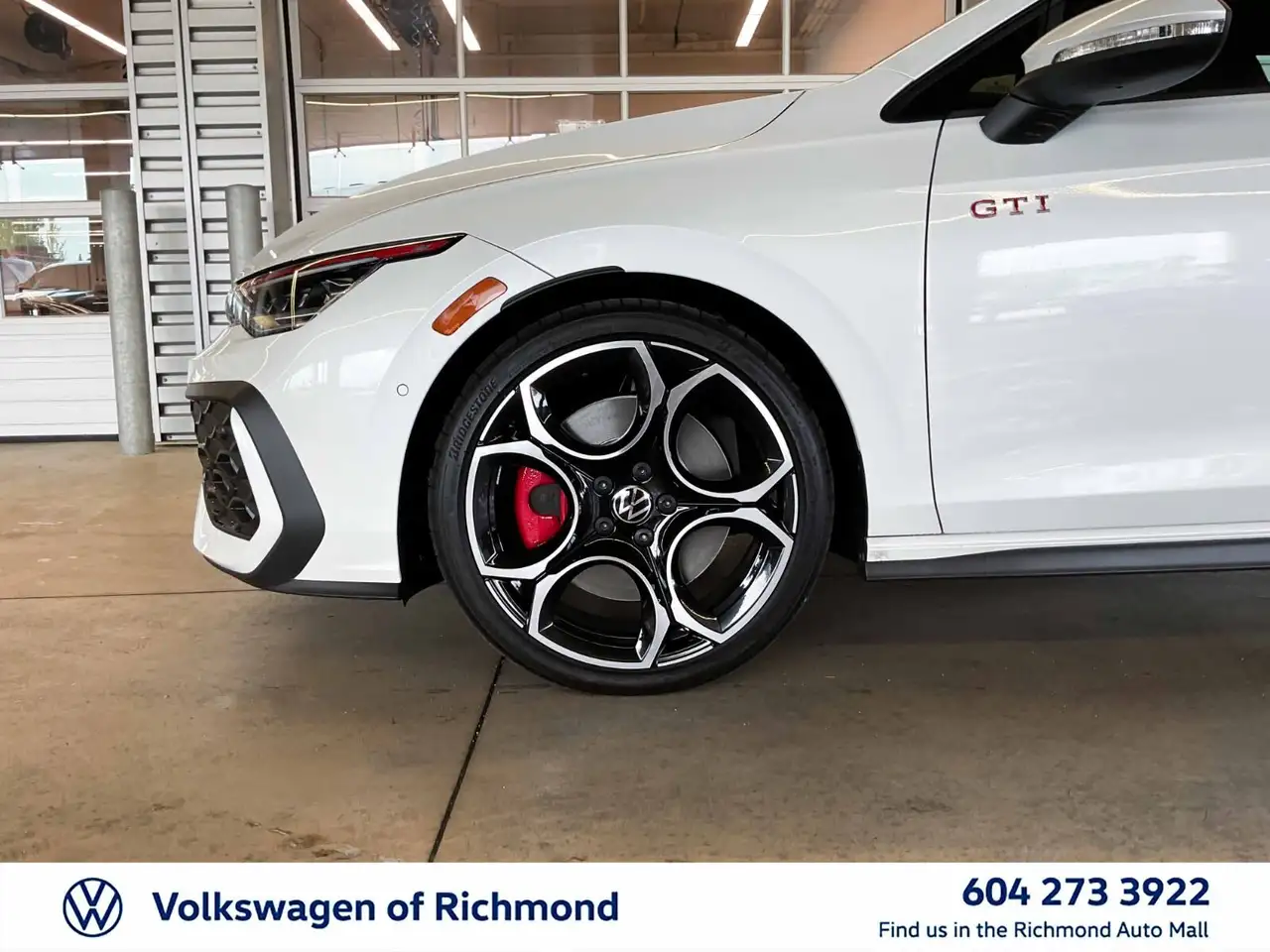 Volkswagen Golf GTI снимка Volkswagen Golf GTI