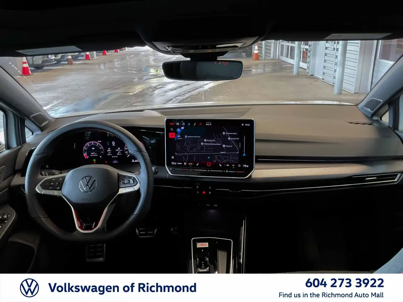 Volkswagen Golf GTI снимка Volkswagen Golf GTI