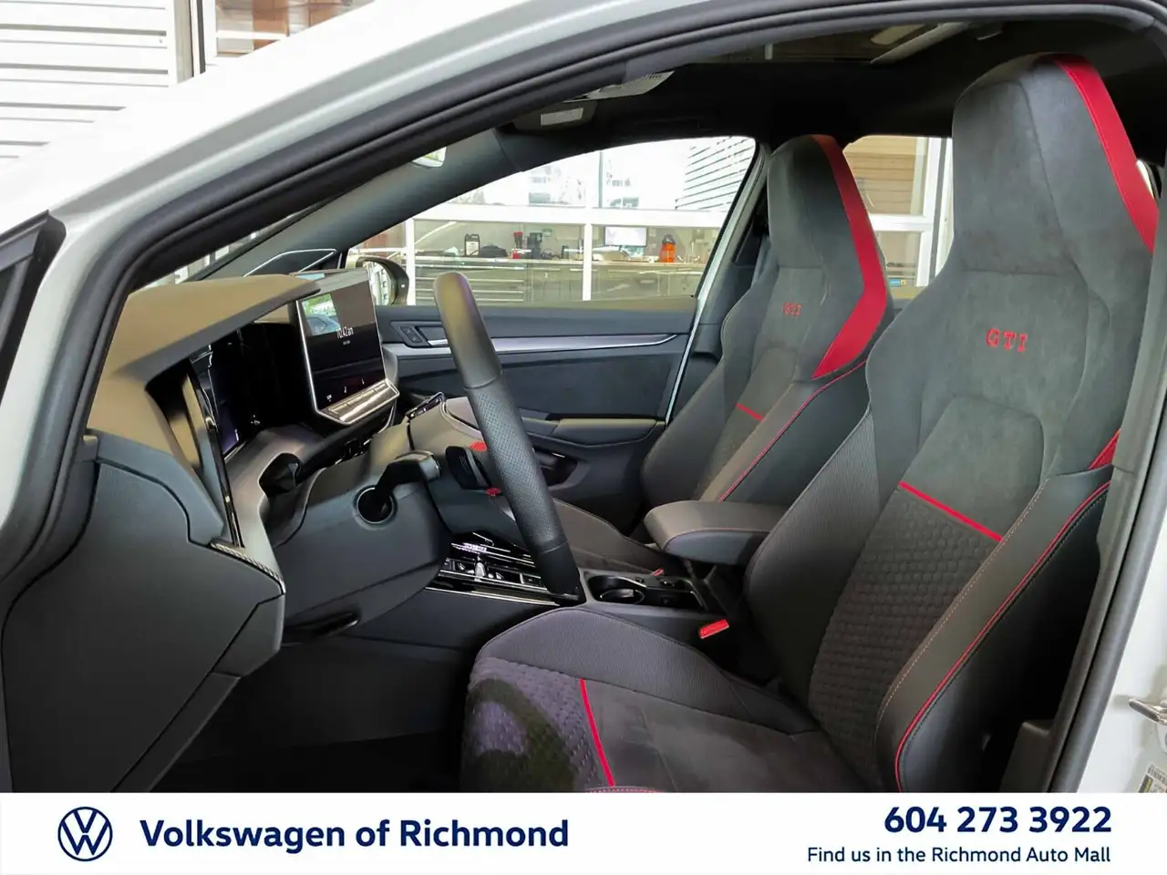 Volkswagen Golf GTI снимка Volkswagen Golf GTI