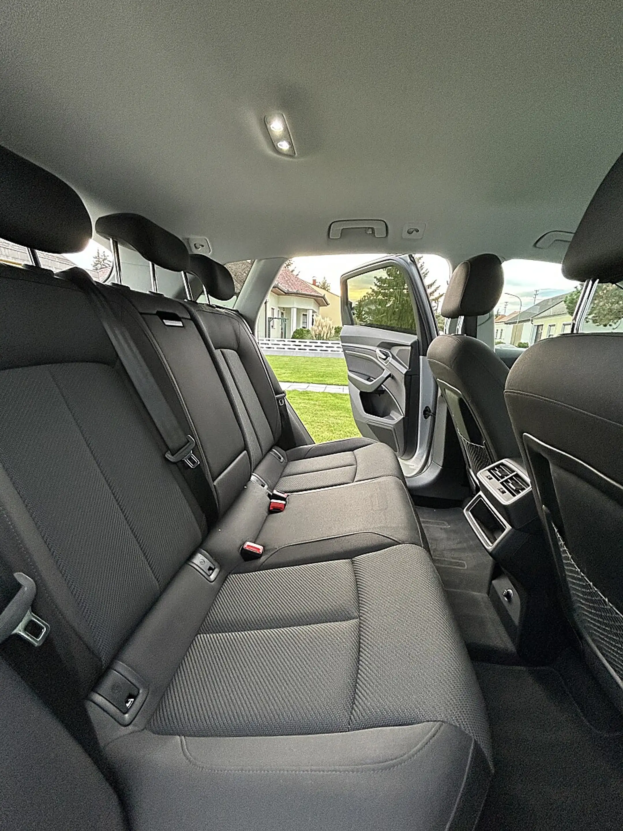 Audi e-tron E-tron 50 quattro 71kWh S-LINE Ext. - Topzustan... — photo 12