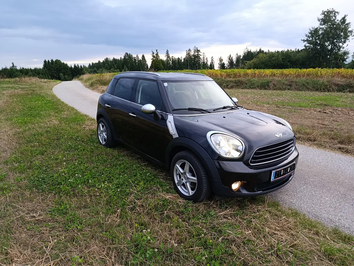 MINI One Countryman MINI Countryman ONE 1,6 ONE Schwarz - 1