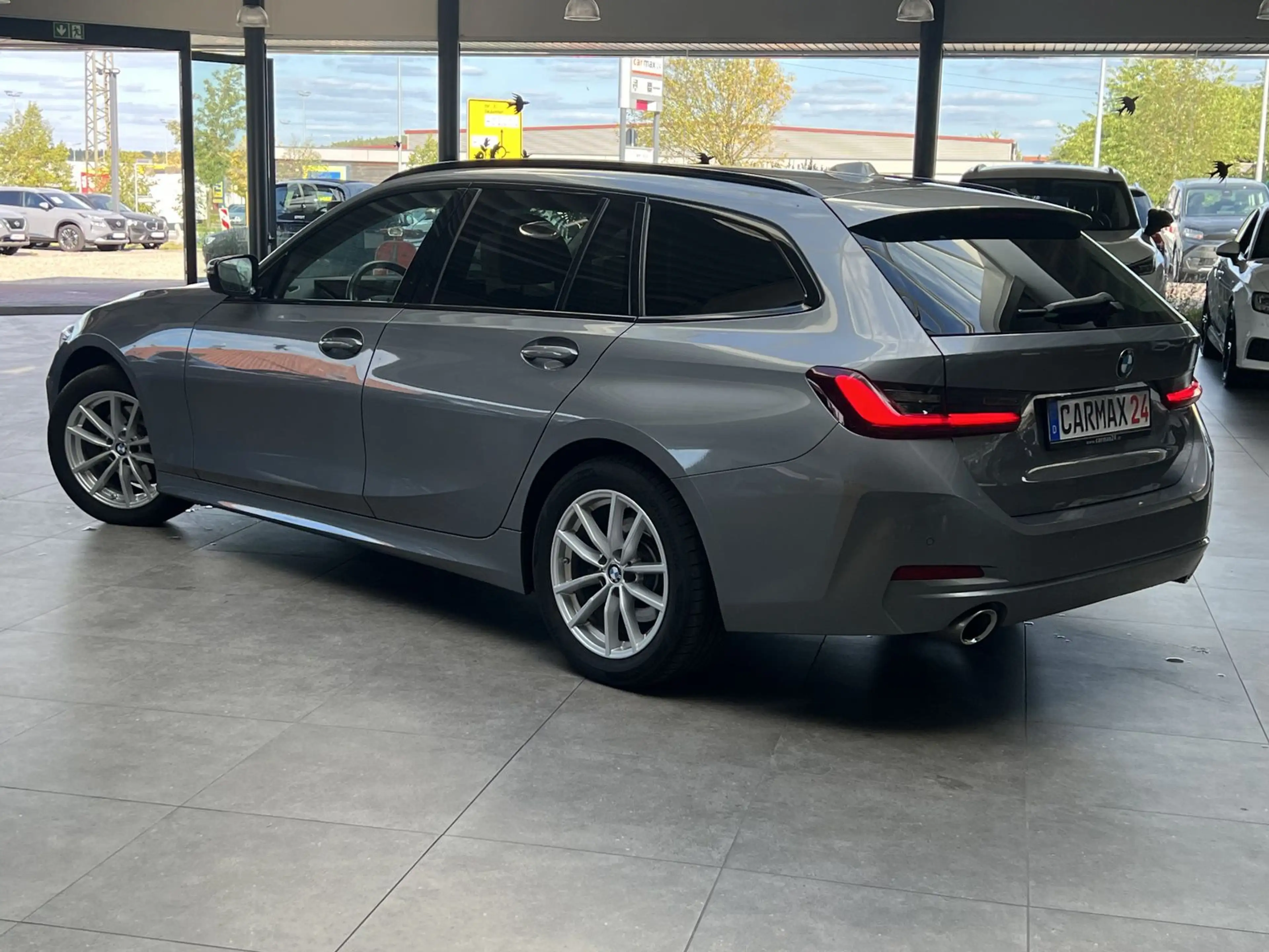BMW 320 3 320d Widescreen Curved CarPlay Navi LED PDC — photo 6