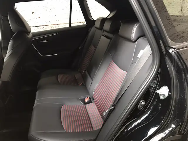 Toyota RAV 4 RAV4 Plug-in-Hybrid 4x4 306PS Active + Executive P Ansicht 14