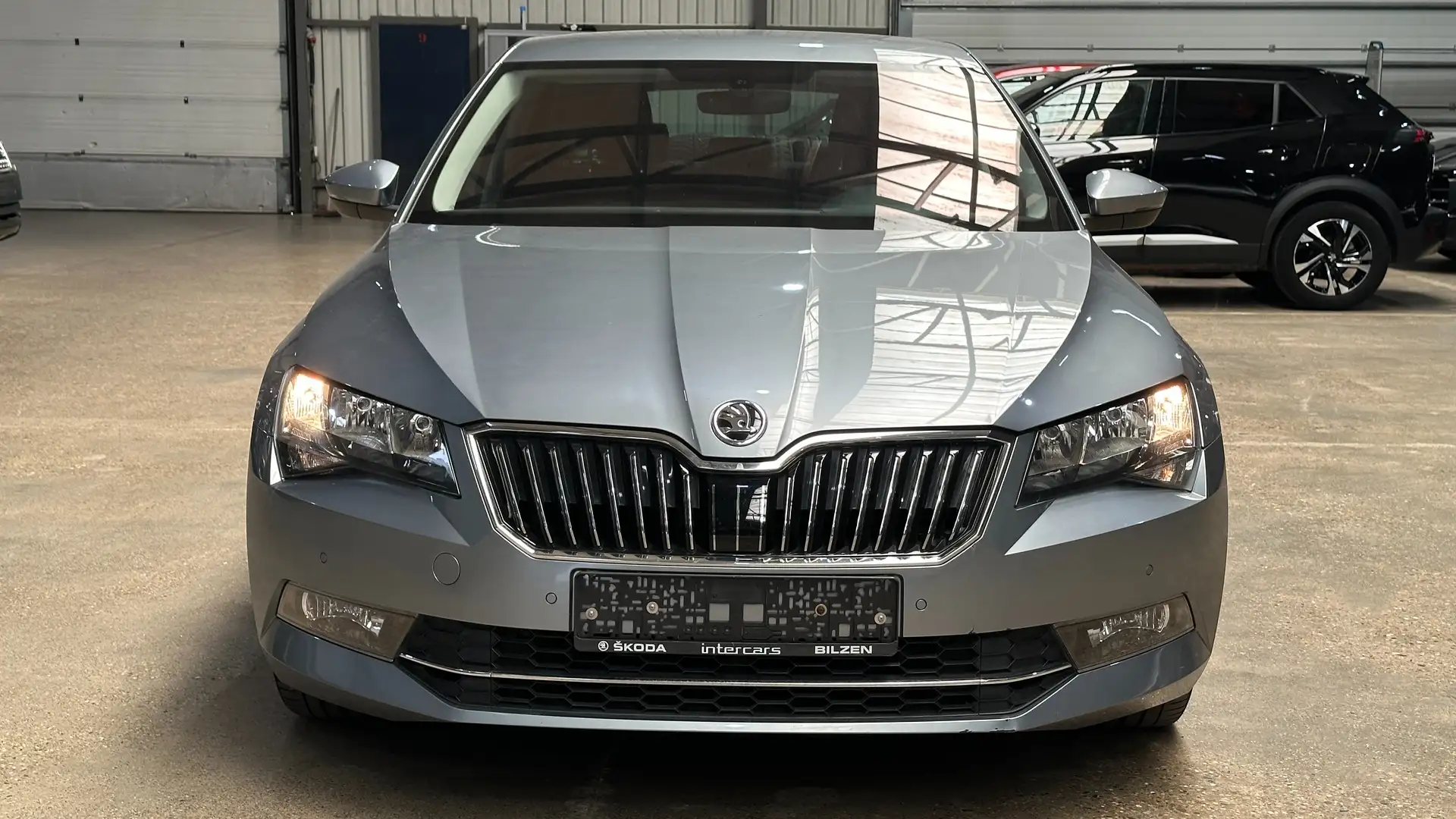 Skoda Superb 1.8 TSI Elegance Gris - 2