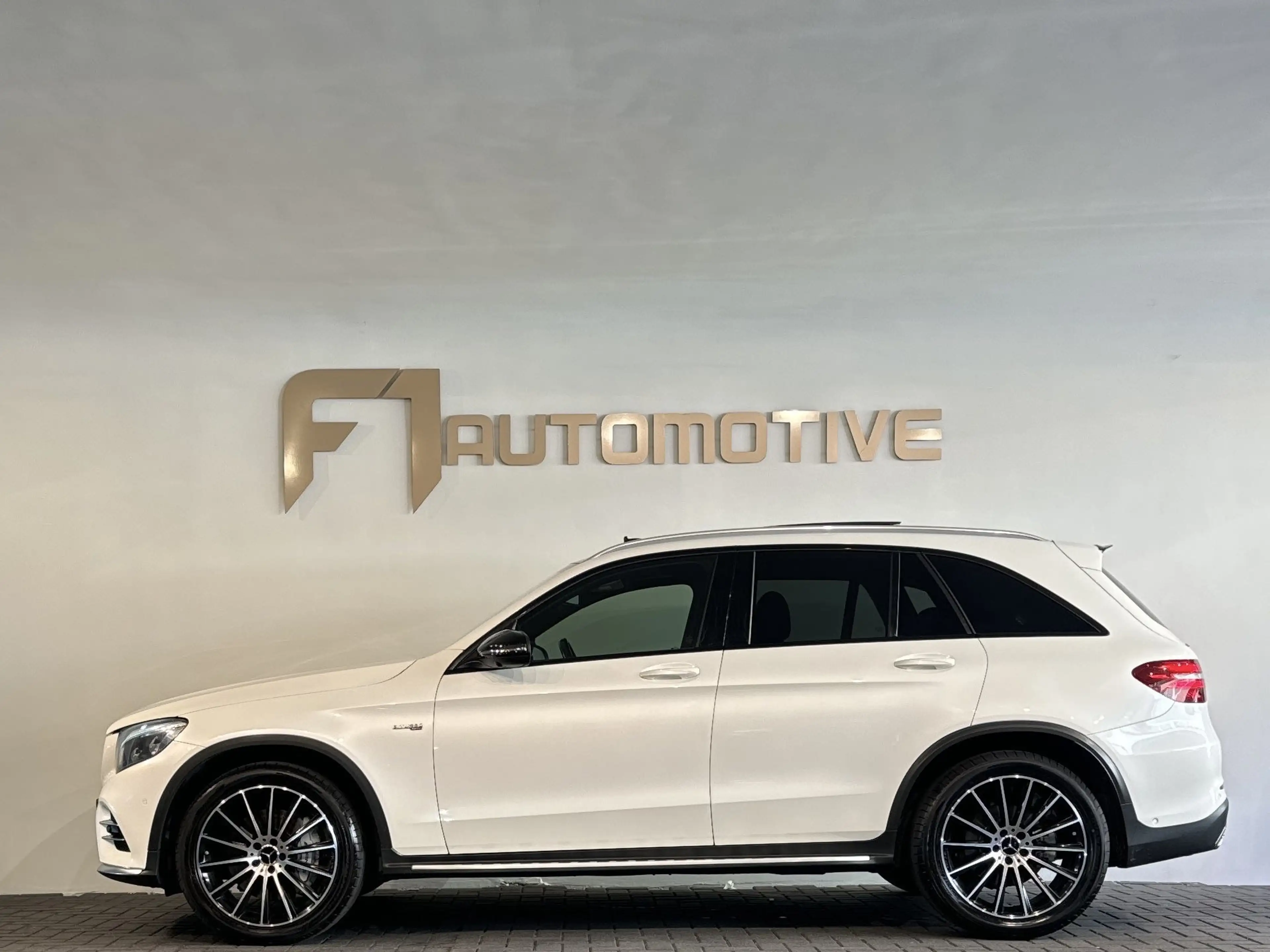 Mercedes-Benz GLC 43 AMG 4MATIC Pano|Burmester|360 Camera |Blindspot — photo 7