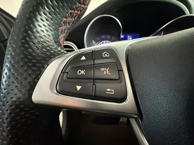 Mercedes-Benz GLC view 14