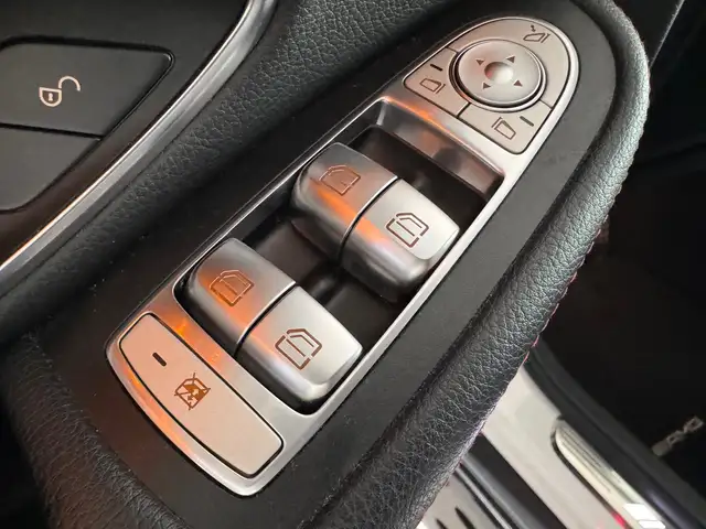 Mercedes-Benz GLC view 12