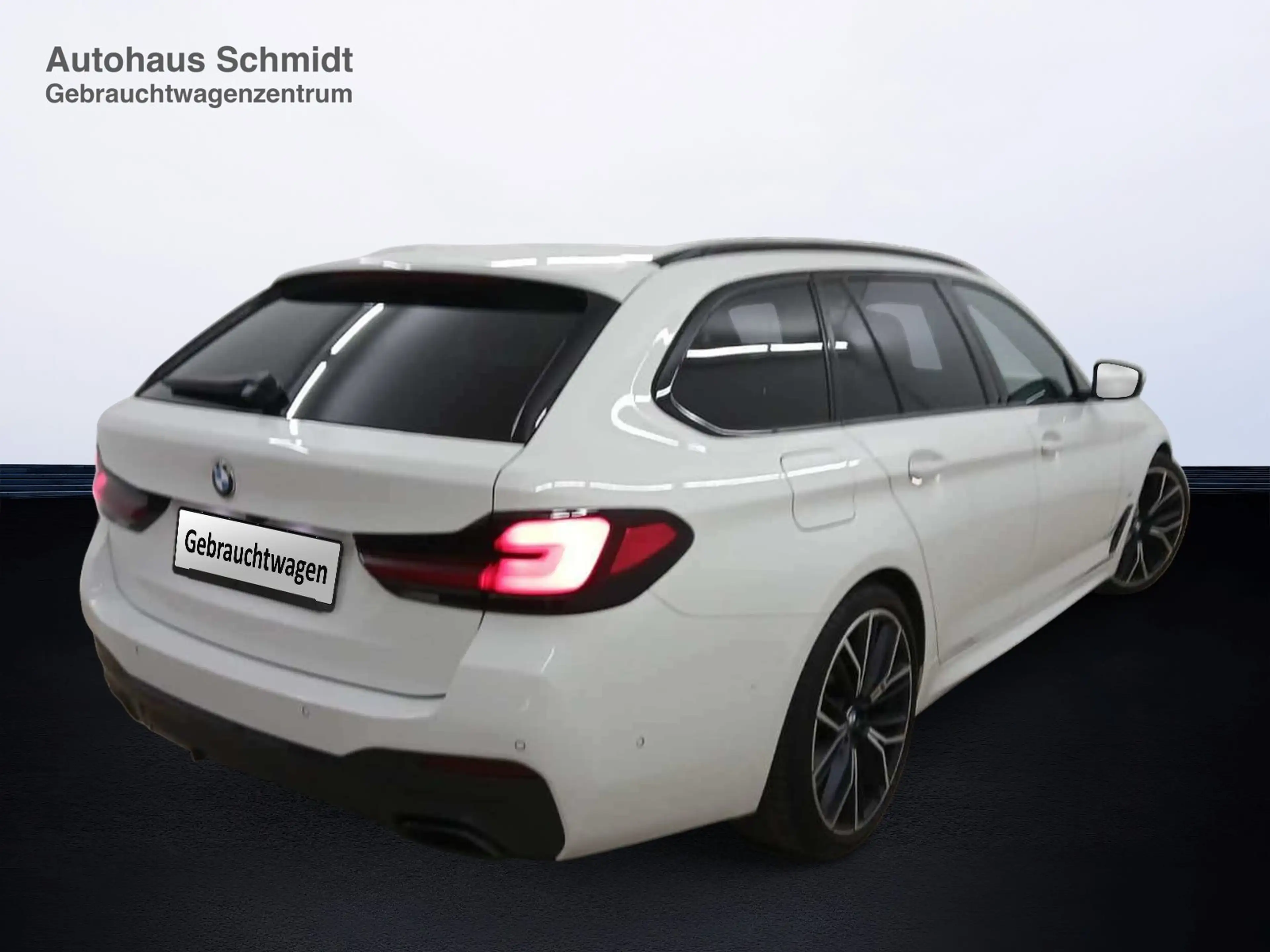 BMW 540 d xDrive Touring — photo 3