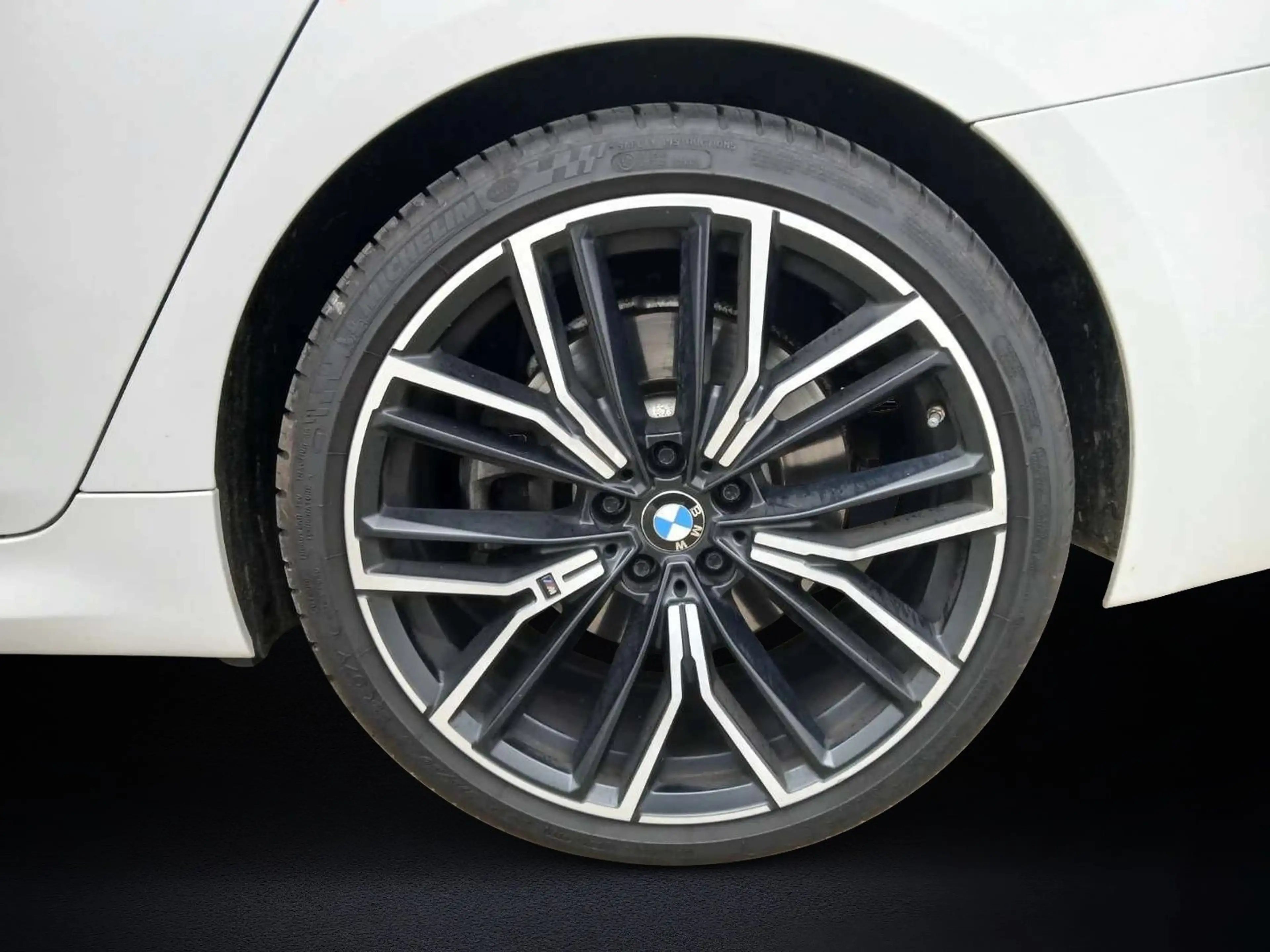 BMW 540 d xDrive Touring — photo 7