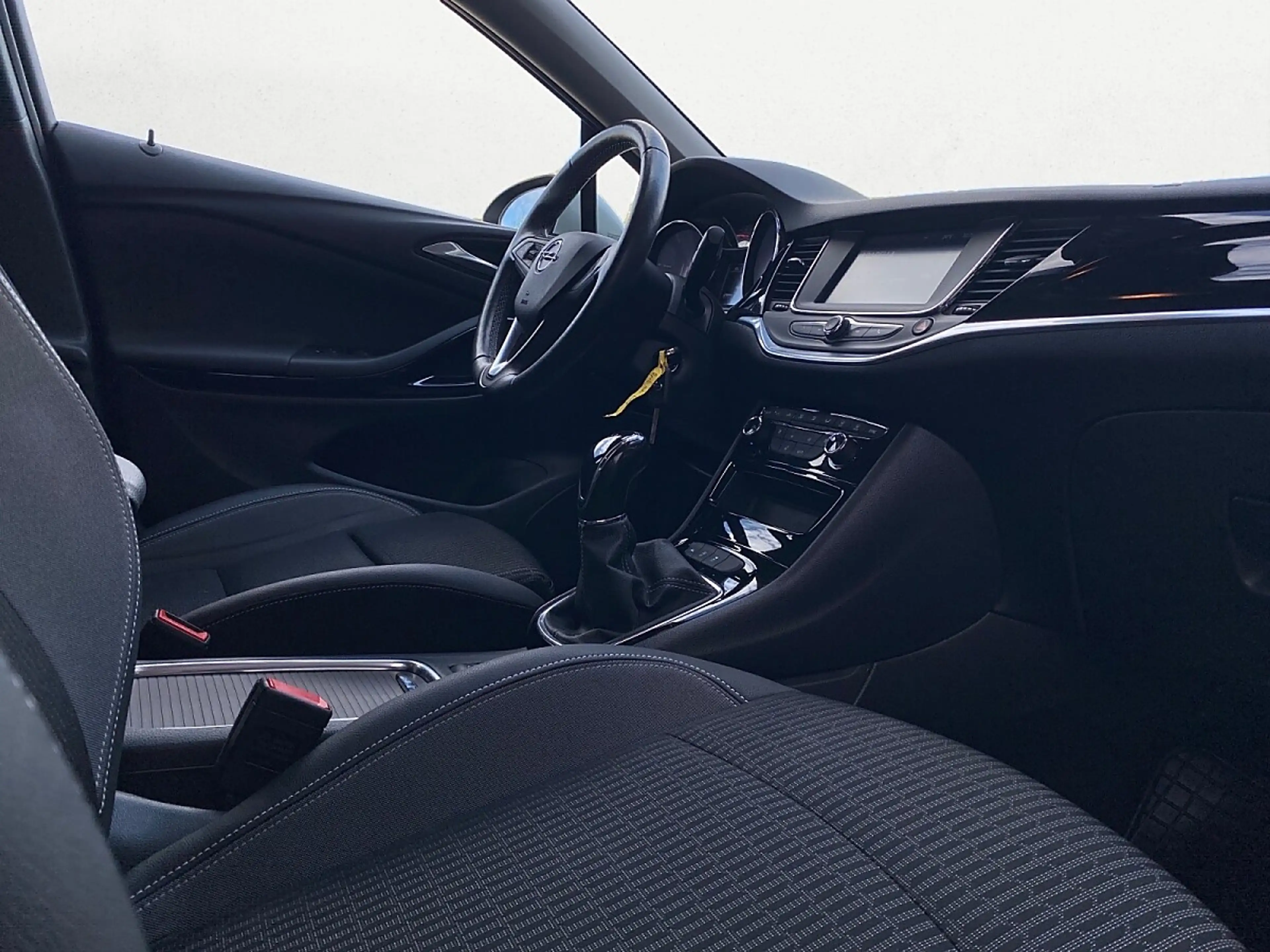 Opel Astra 1,5 D Business Elegance | Winter Paket — photo 11