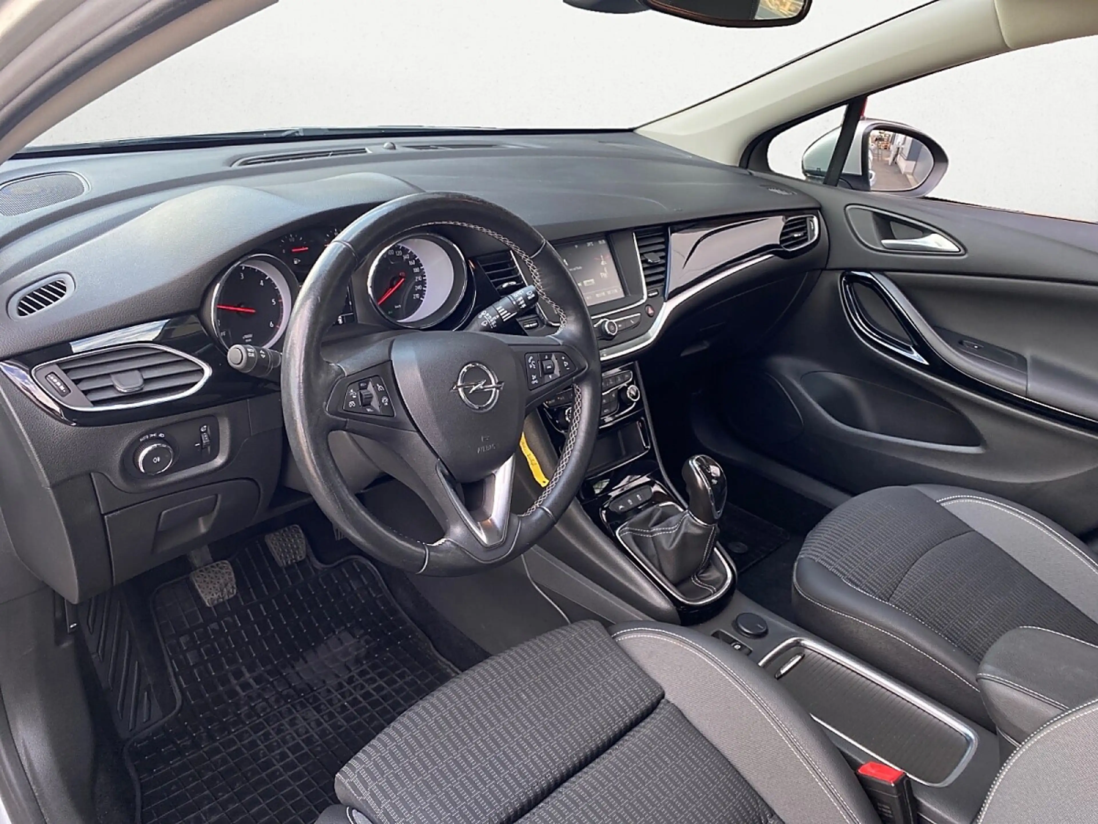 Opel Astra 1,5 D Business Elegance | Winter Paket — photo 10