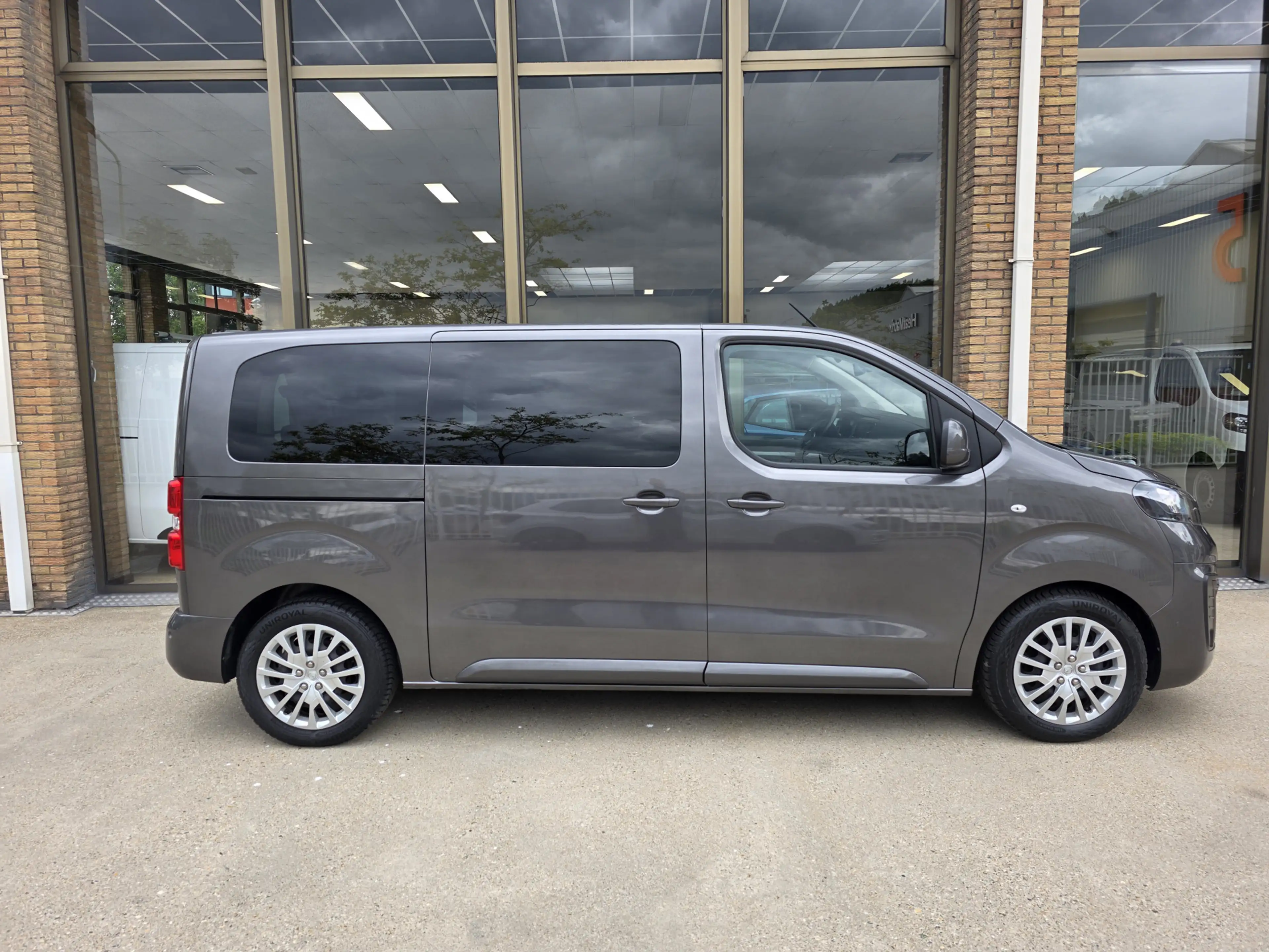 Peugeot e-Expert /Opel Zafira-e L2 Innovation 50 kWh Links & Rechts — photo 4