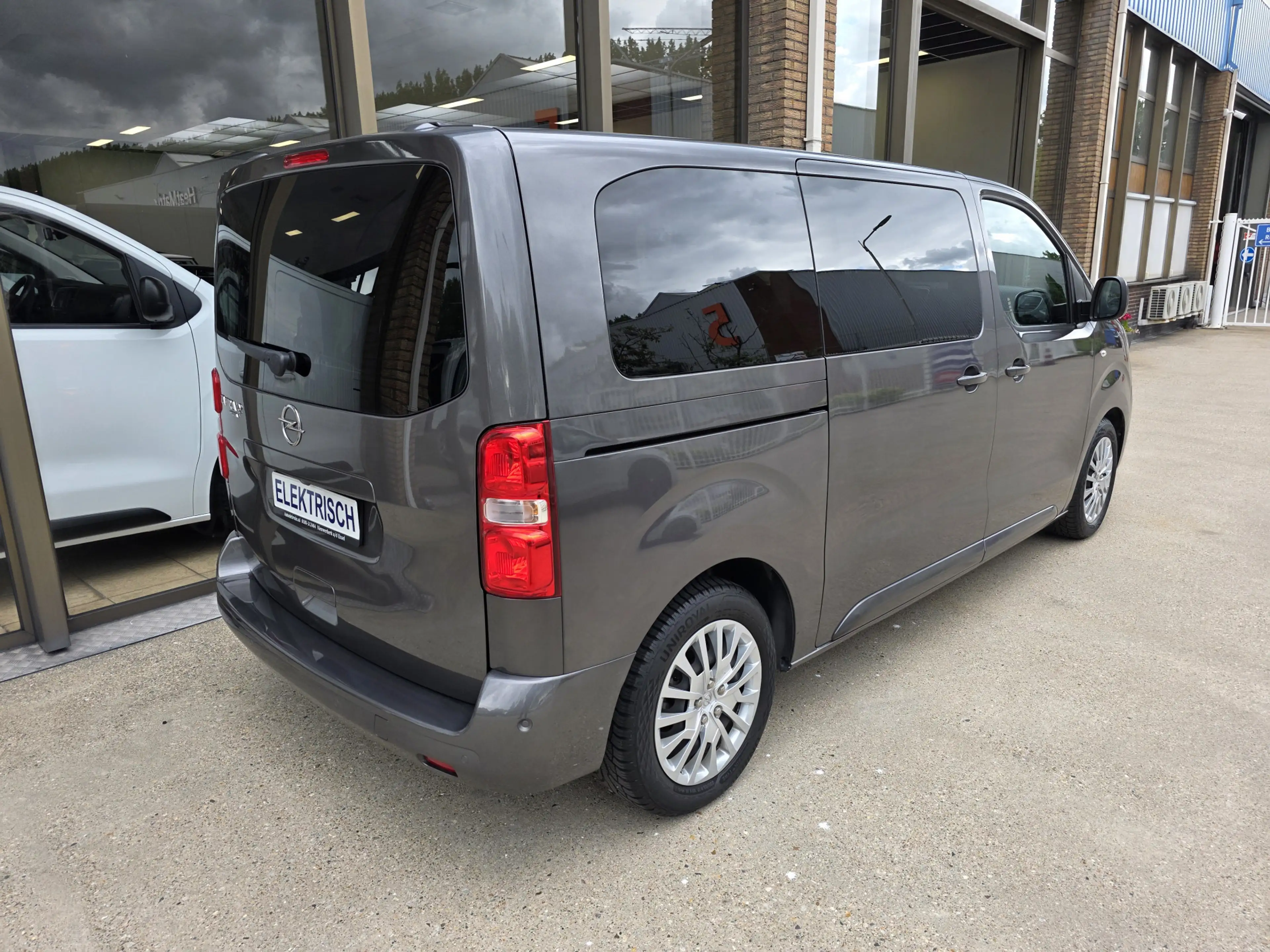 Peugeot e-Expert /Opel Zafira-e L2 Innovation 50 kWh Links & Rechts — photo 8