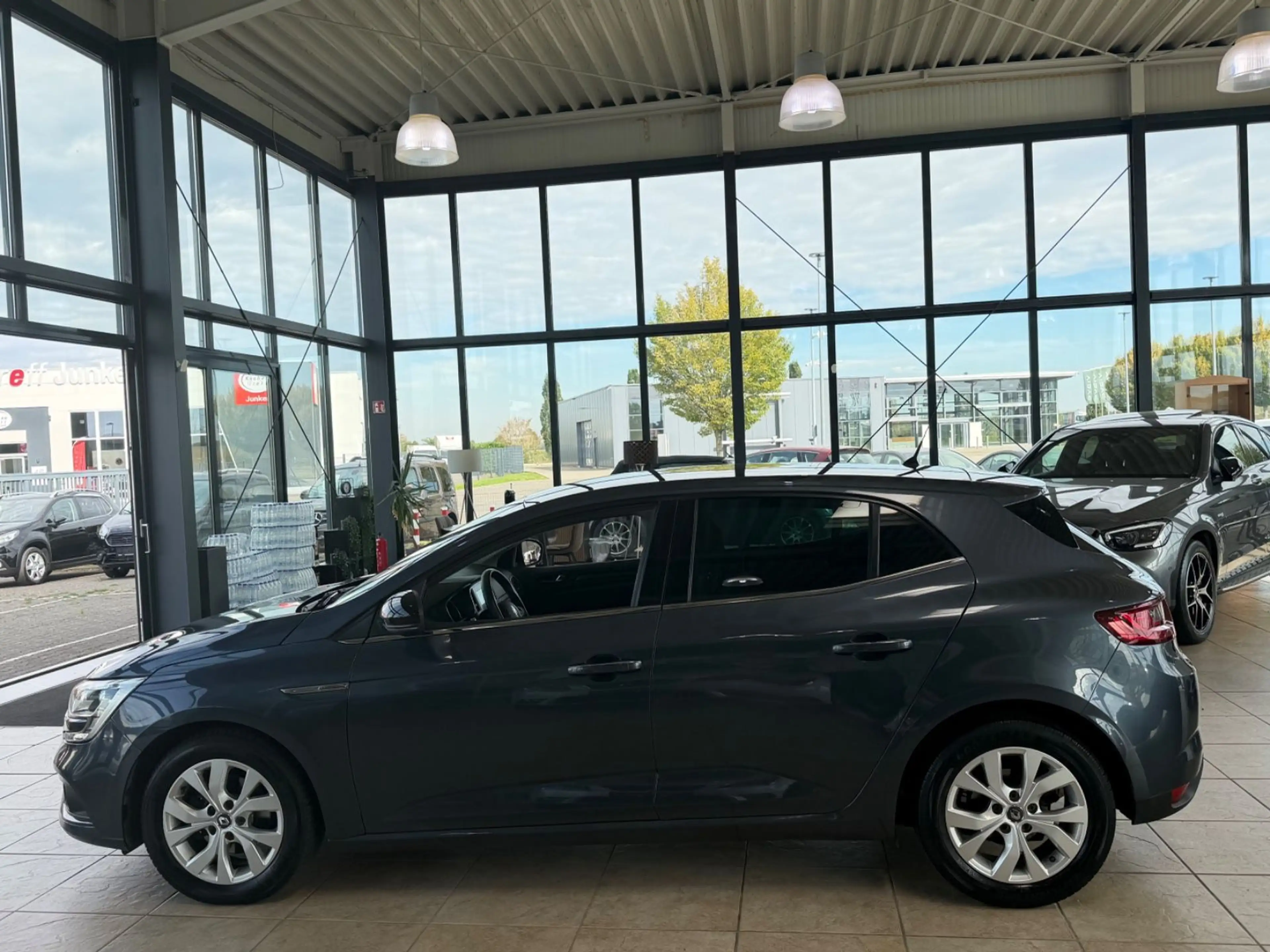Renault Megane IV Lim. 5-trg. Limited/Automatik — photo 2