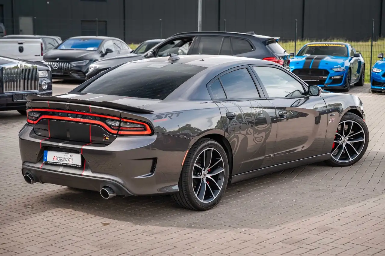 Dodge Charger 2021 — фото 13