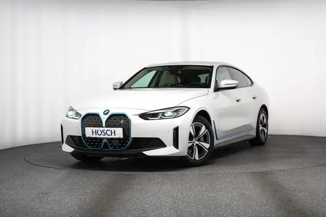 BMW I4 view 2