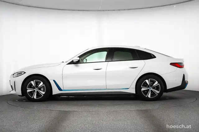BMW I4 view 4