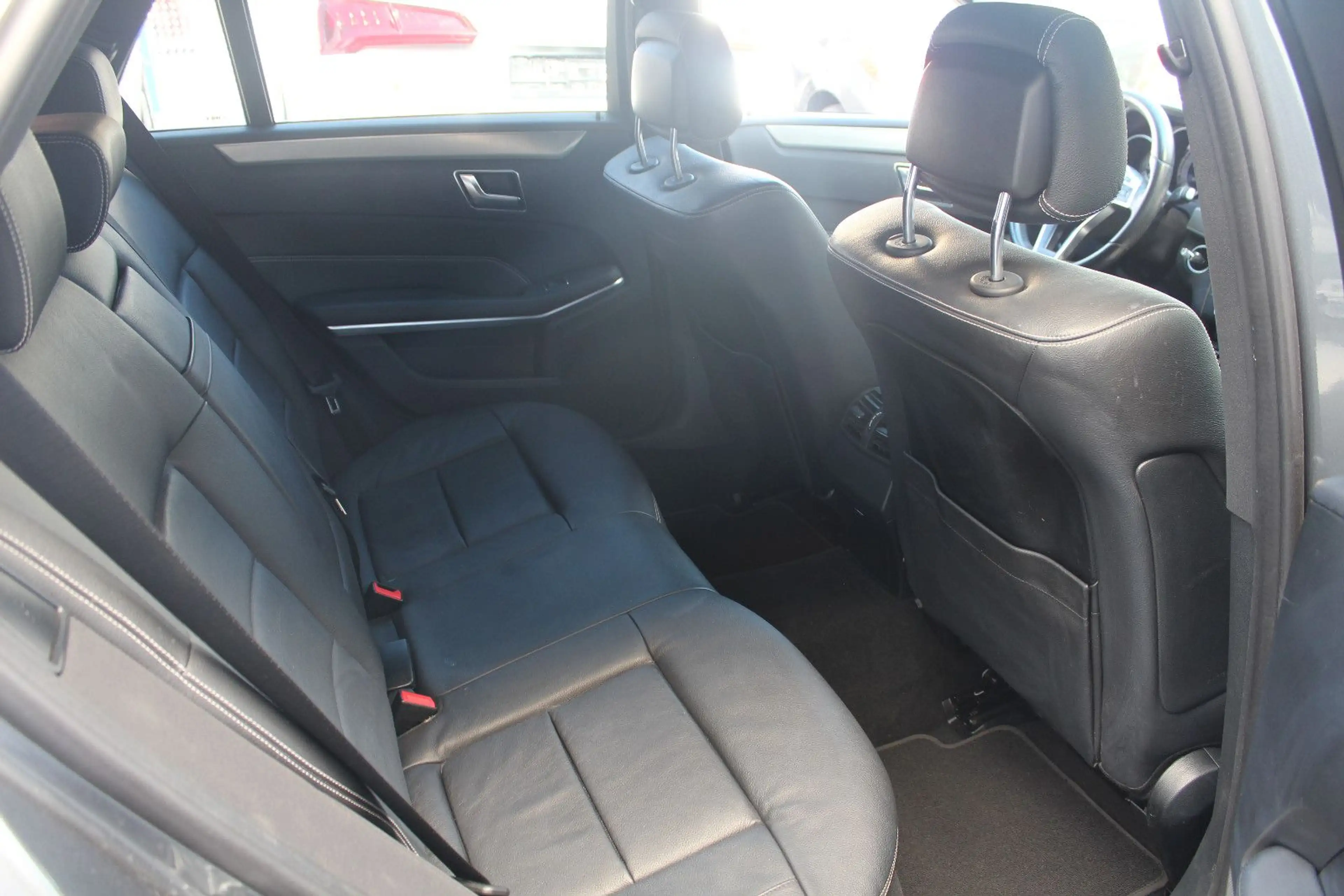 Mercedes-Benz E 250 E250 T BlueTec Avantgarde *AMG*Sitzhzg*Leder*LED — photo 15