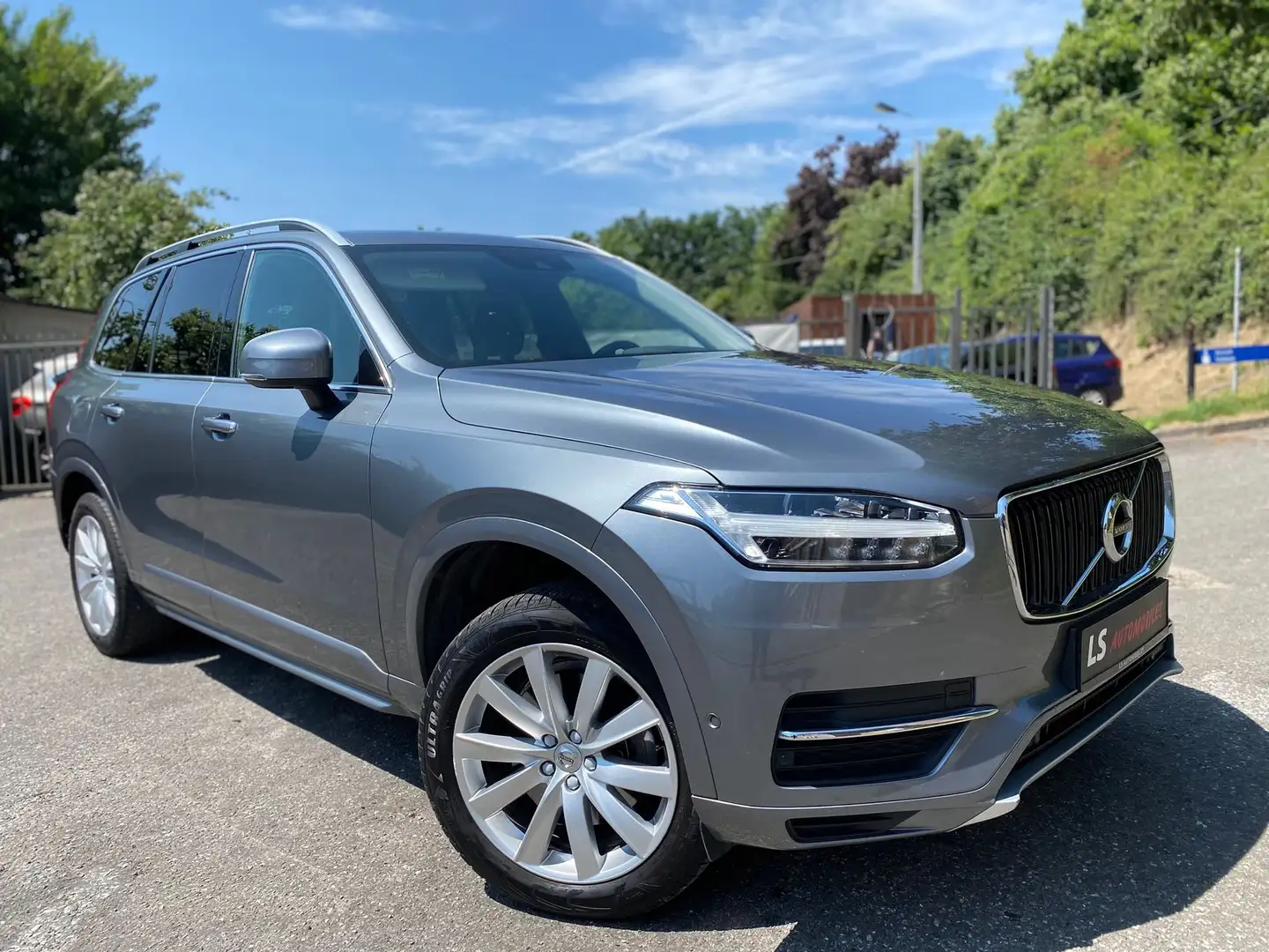 Volvo XC90 2.0 D4 FWD Momentum 7pl. Geartronic*NETTO17500 Šedá - 1