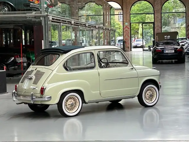 Fiat 600 view 8