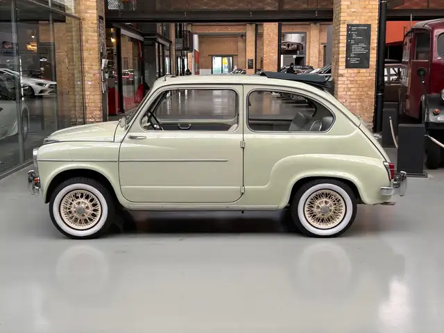 Fiat 600 view 2