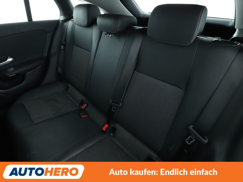 Mercedes-Benz CLA 180 CLA 180 Shooting Brake*NAV*TEMPO*PDC*SHZ*BT* — photo 14
