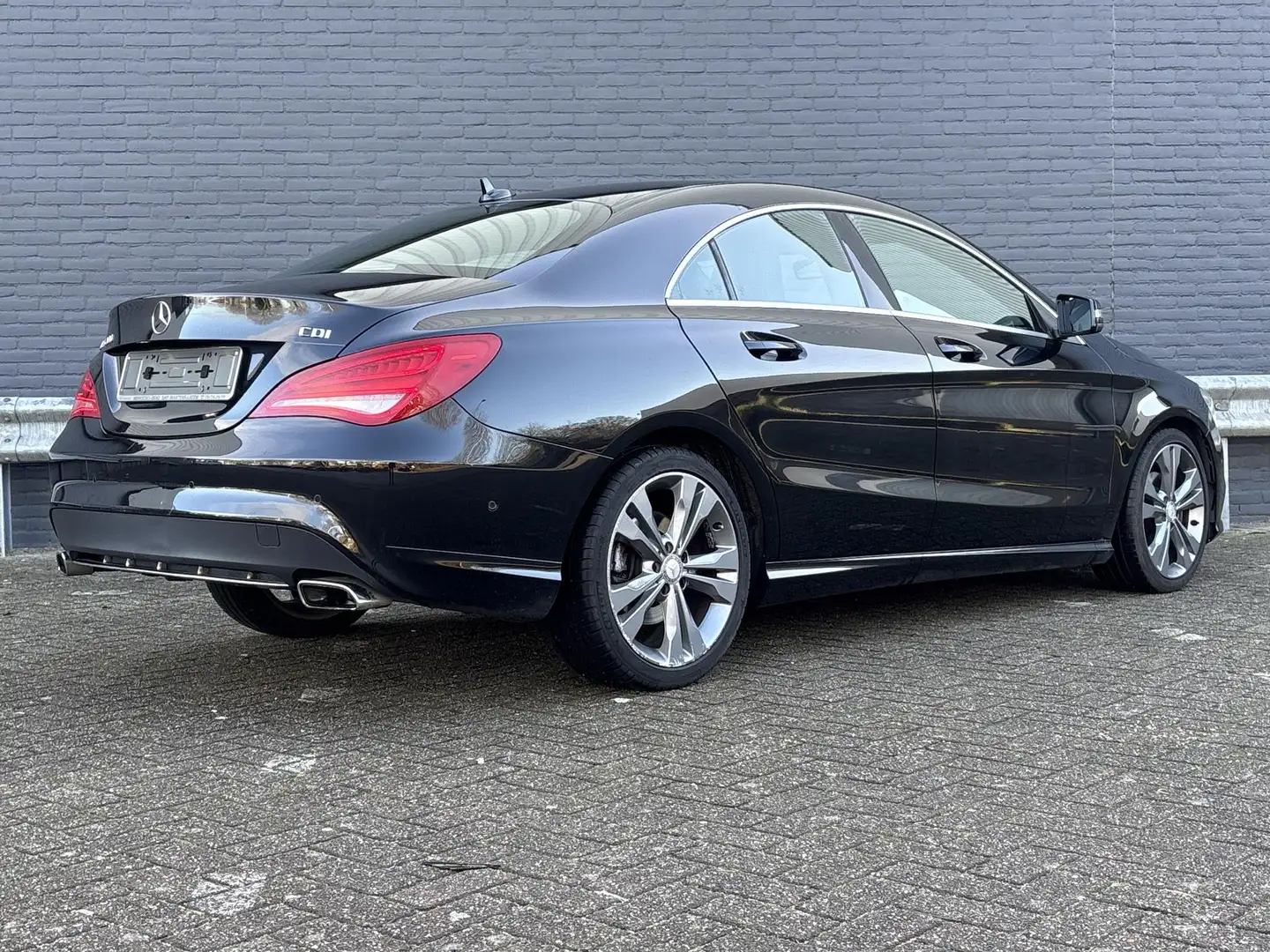 Mercedes-Benz CLA 200 CDI Ambition | Leder | Airco | Cruise | Navi | PDC Noir - 2