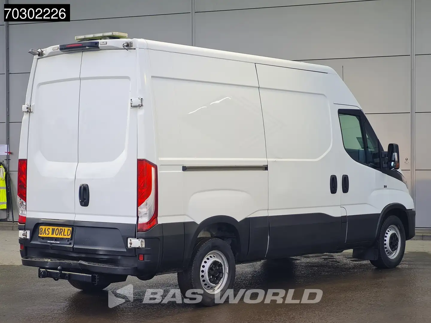 Iveco Daily 35S16 Automaat L2H2 3,5t Trekhaak 160PK ACC Navi A Blanc - 2