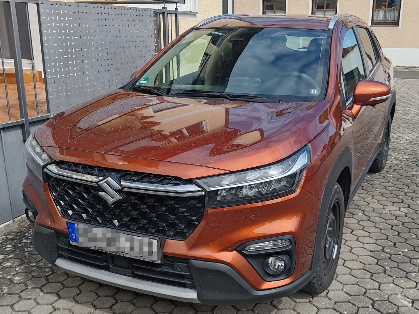 Suzuki S-Cross S-Cross 1.4 Boosterjet Hybrid ALLGRIP Comfort+ Коричневый - 1