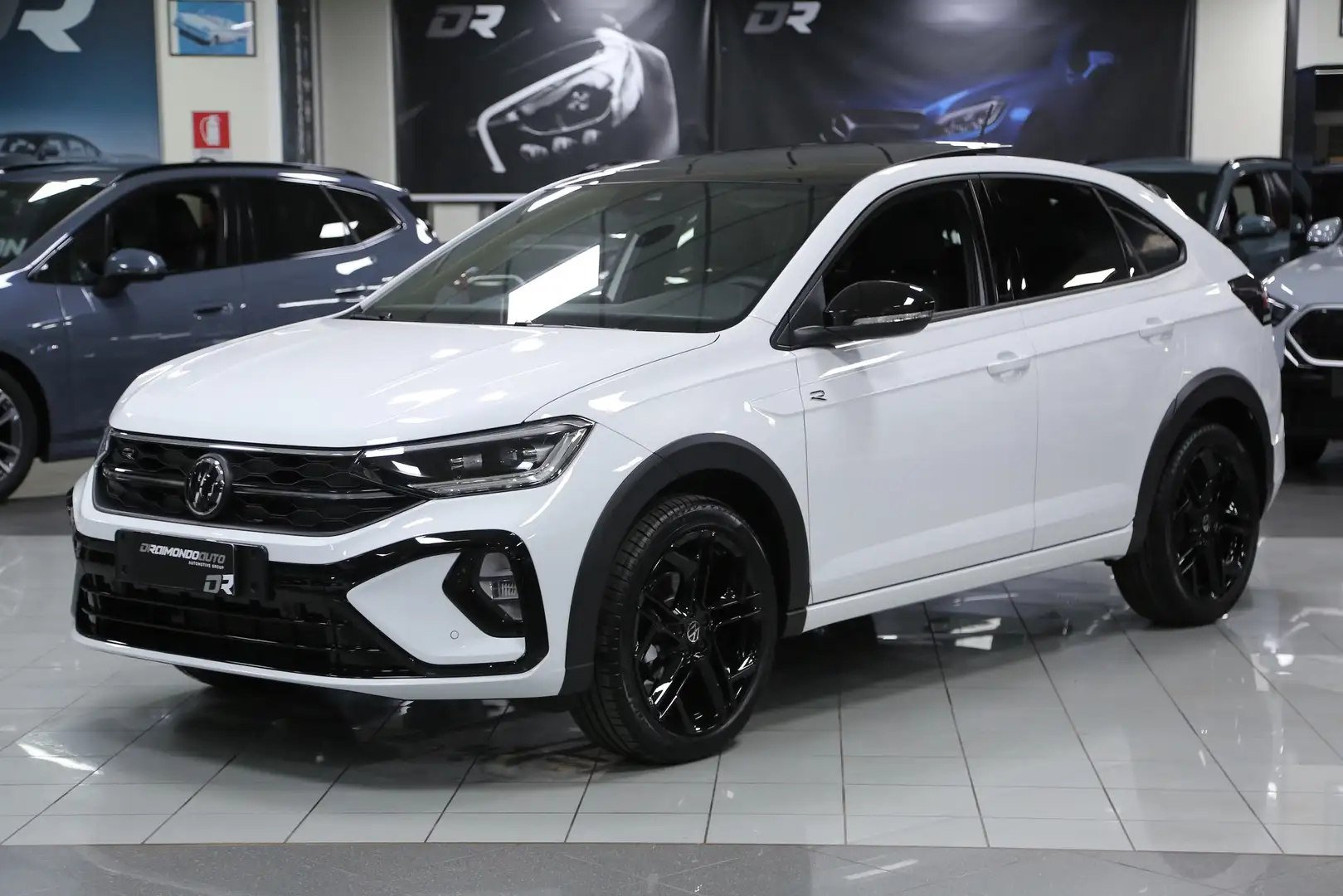 Volkswagen Taigo R-Line Plus 1.0 TSI 115 cv Weiß - 1