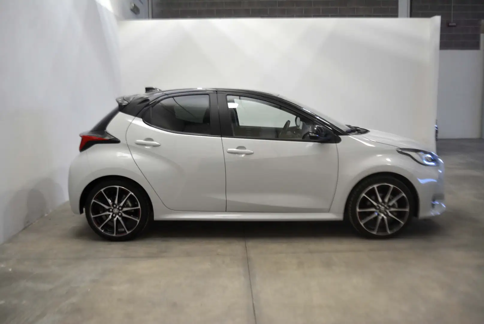 Toyota Yaris 1.5h GR Sport - 2