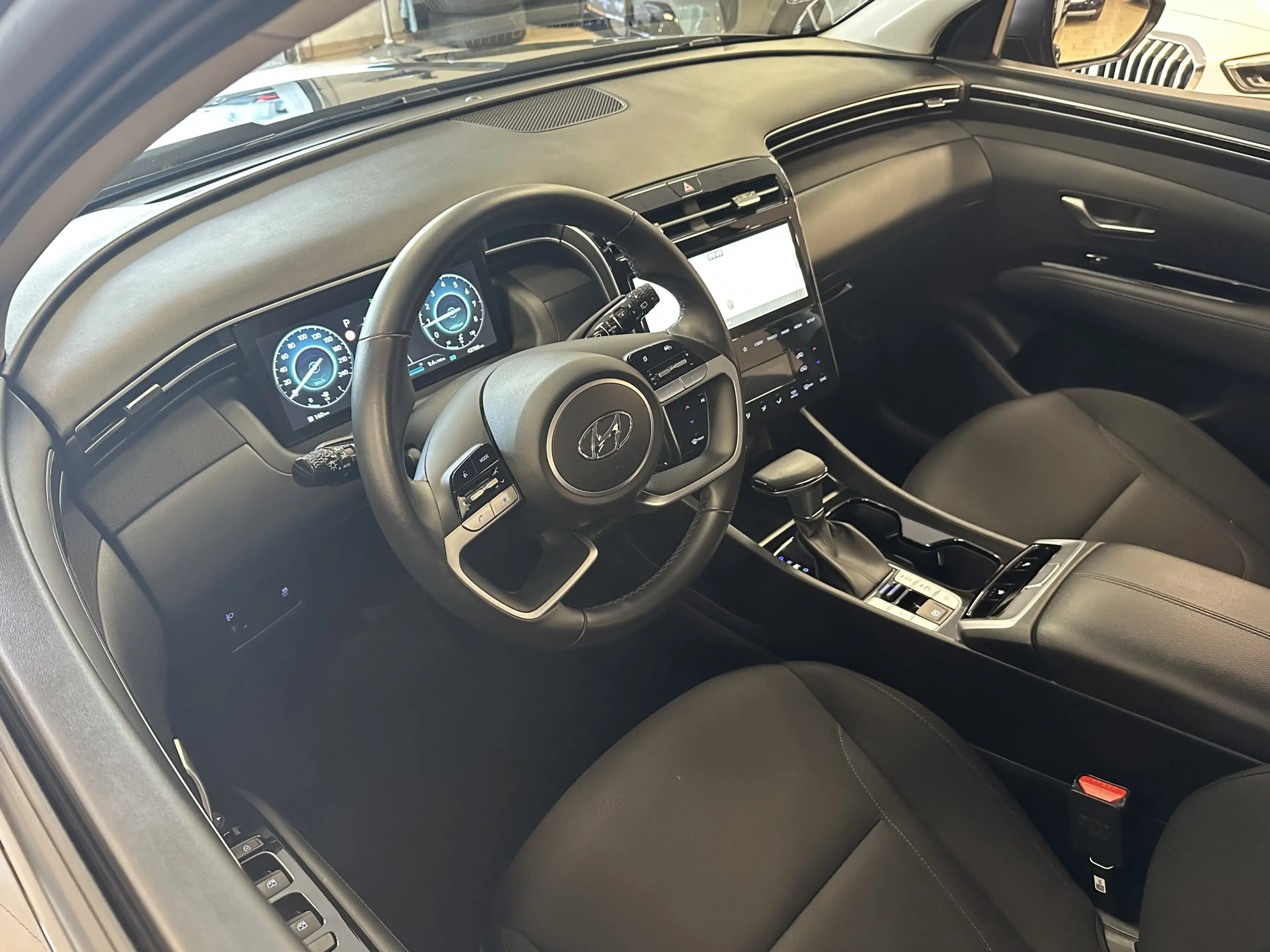 Hyundai TUCSON Select Mild-Hybrid R.Cam Navi PDC SHZ — photo 14