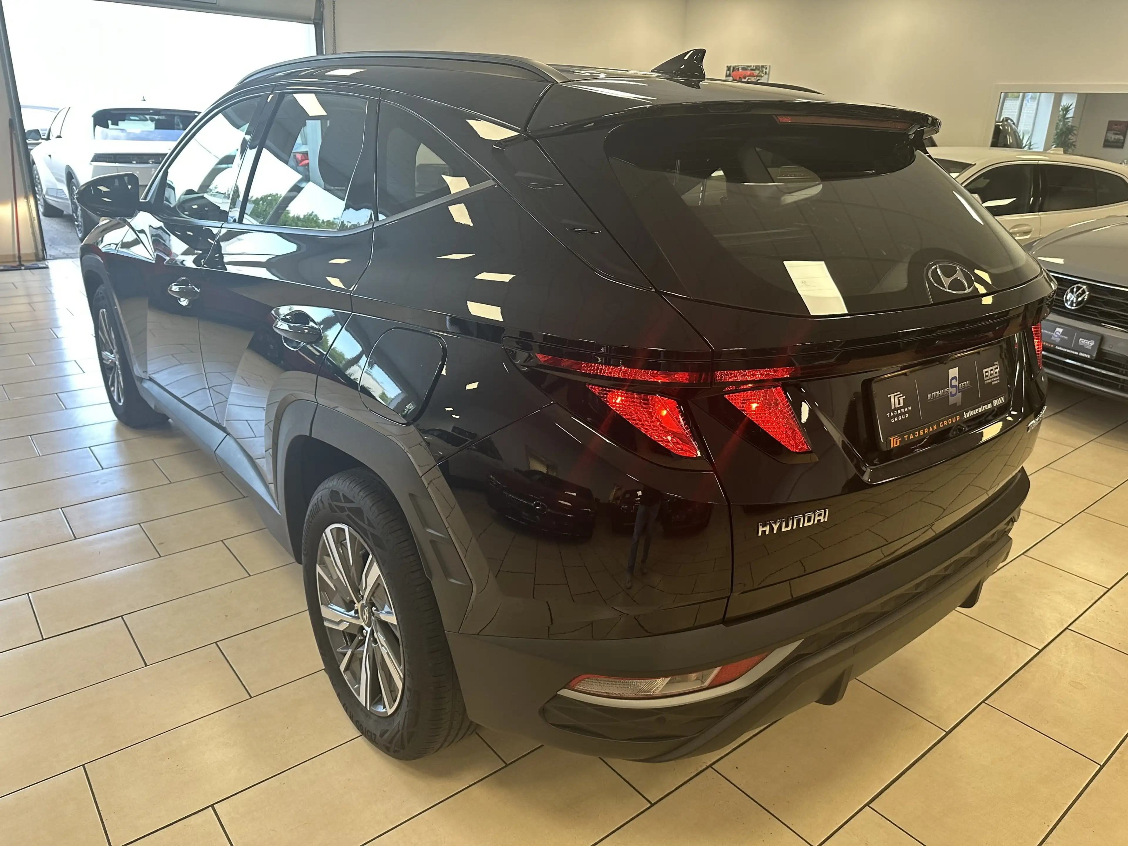 Hyundai TUCSON Select Mild-Hybrid R.Cam Navi PDC SHZ — photo 3