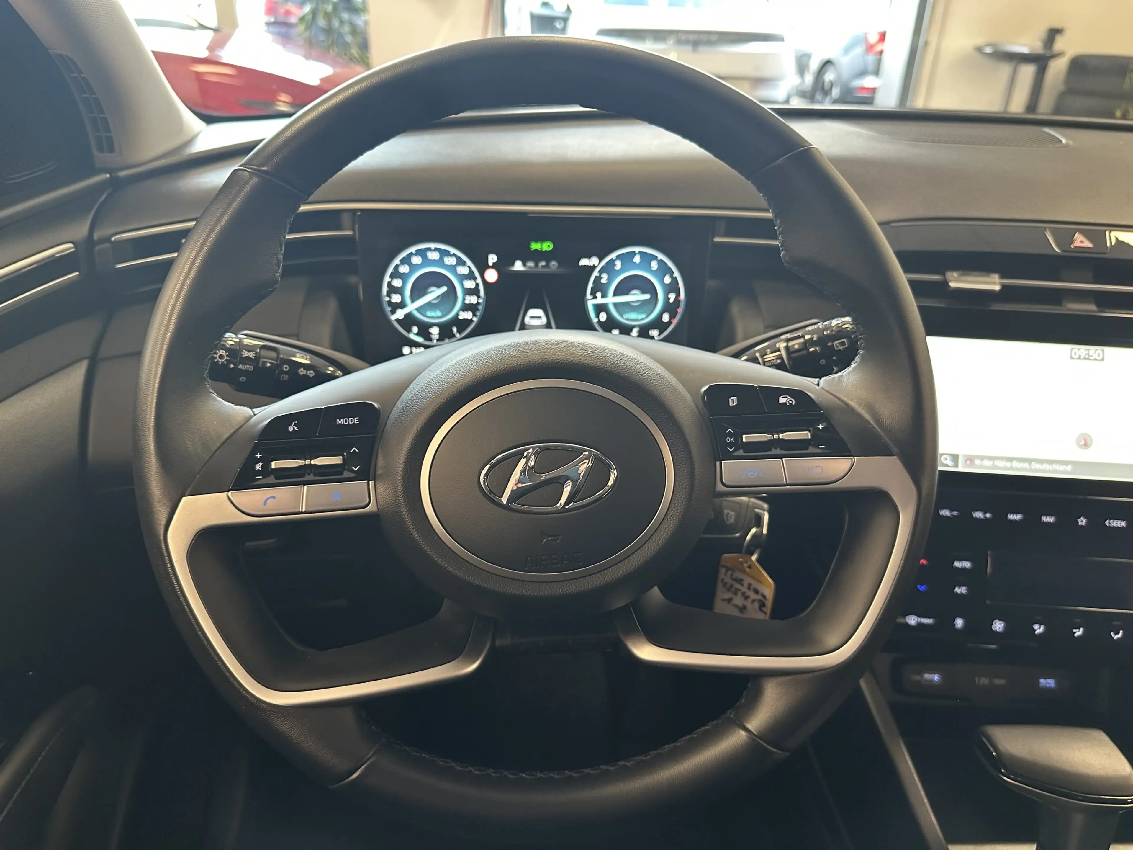 Hyundai TUCSON Select Mild-Hybrid R.Cam Navi PDC SHZ — photo 13