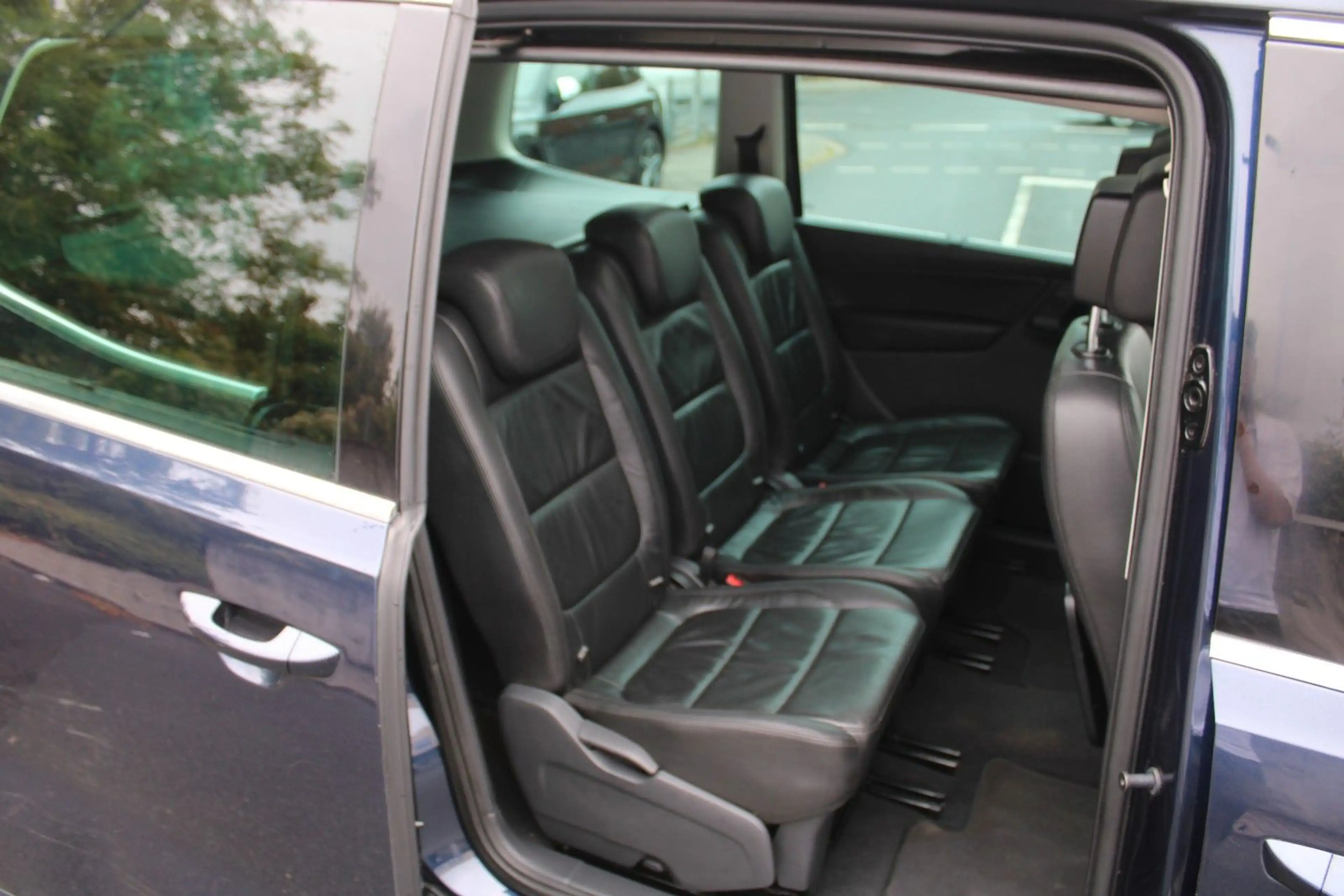 Volkswagen Sharan Highline BMT Automatik Panorama Leder Nav — photo 29