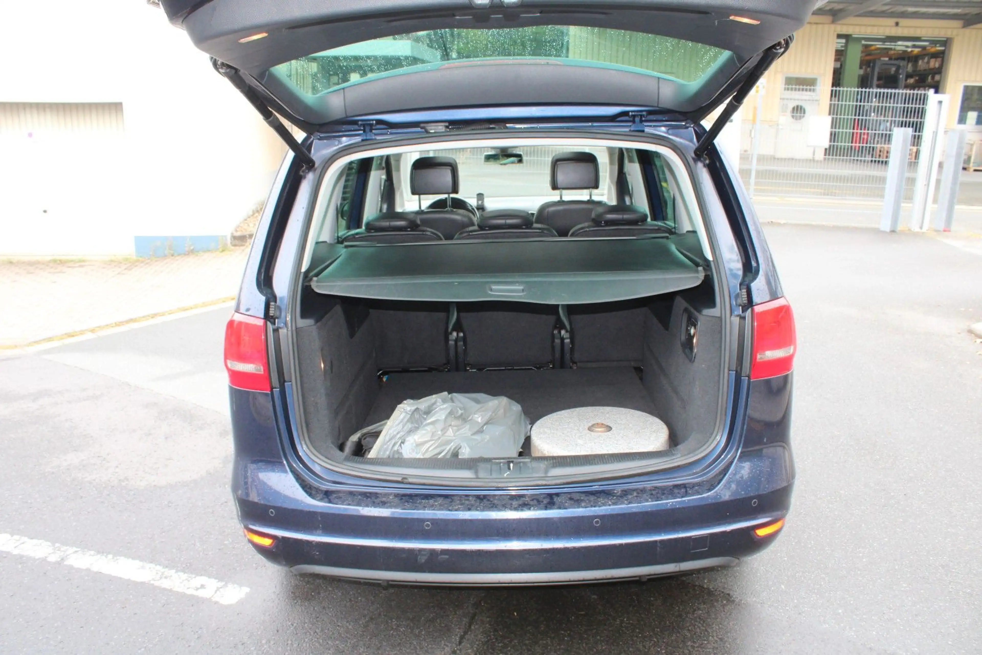 Volkswagen Sharan Highline BMT Automatik Panorama Leder Nav — photo 26